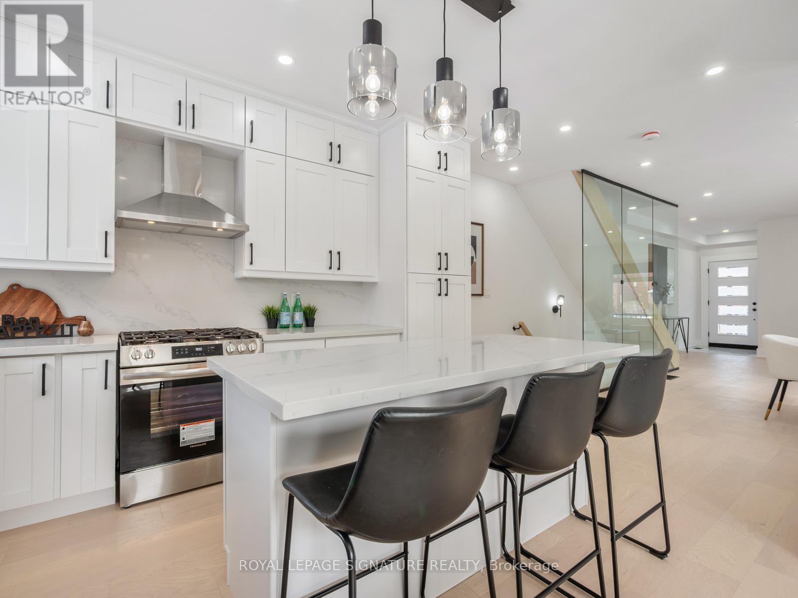 290 Chisholm Avenue, Toronto, Ontario  M4C 4W7 - Photo 15 - E12166901