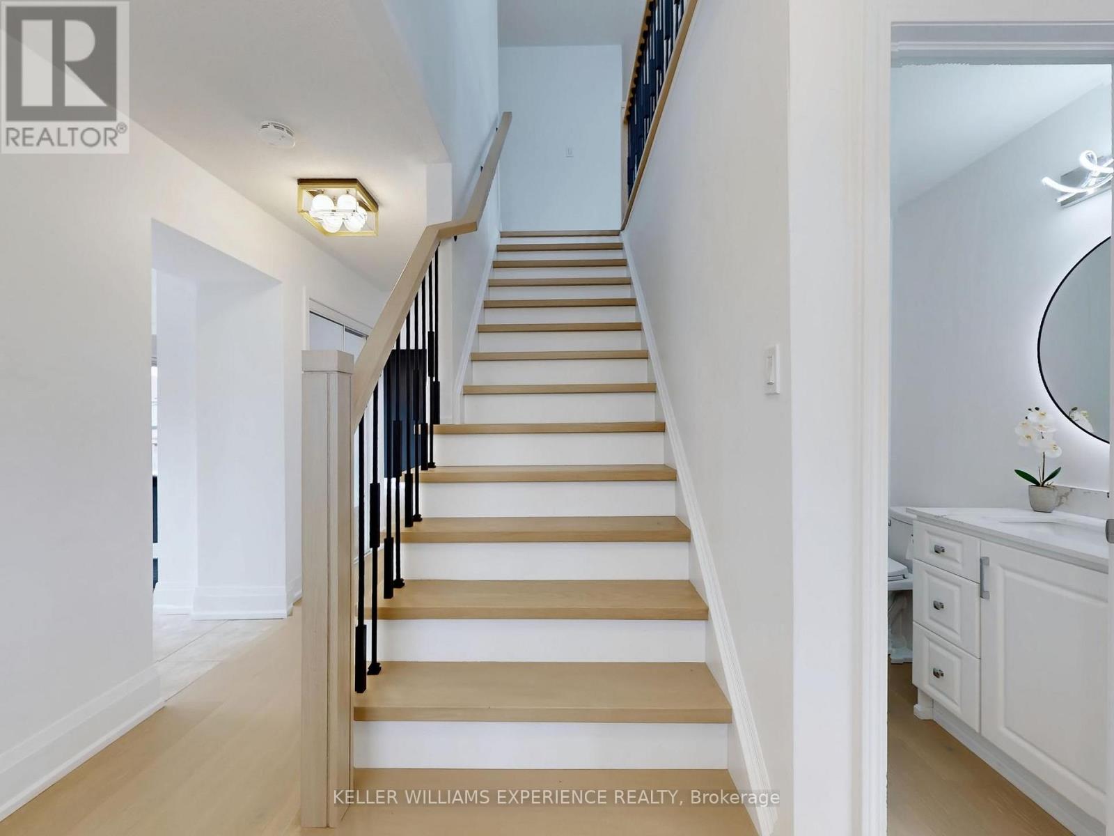 33 Hopper Lane, Newmarket, Ontario  L3X 3J6 - Photo 24 - N12166943