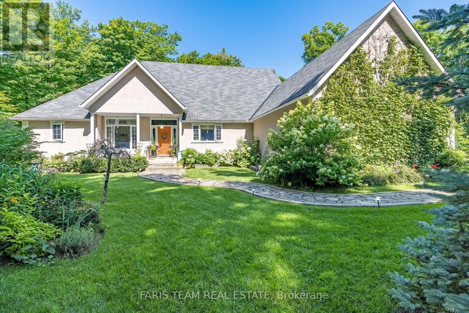 22 O'donnell Court, Penetanguishene, Ontario  L9M 2A6 - Photo 1 - S12166813