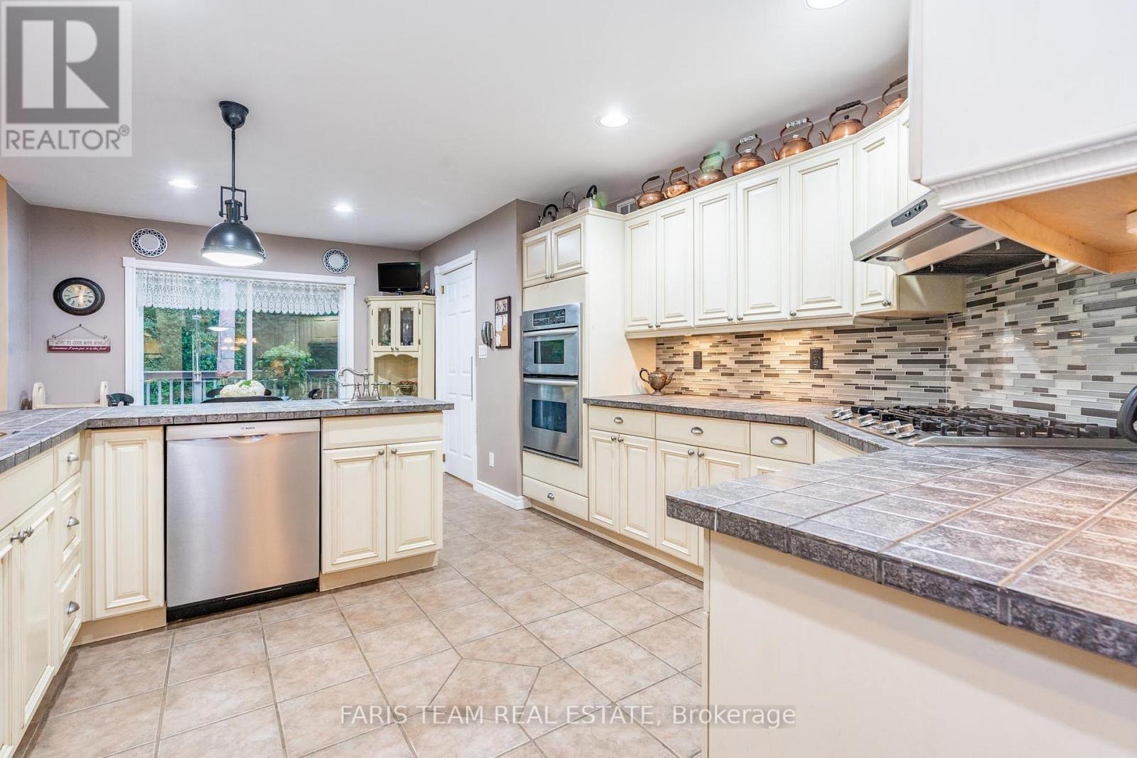 22 O'donnell Court, Penetanguishene, Ontario  L9M 2A6 - Photo 5 - S12166813