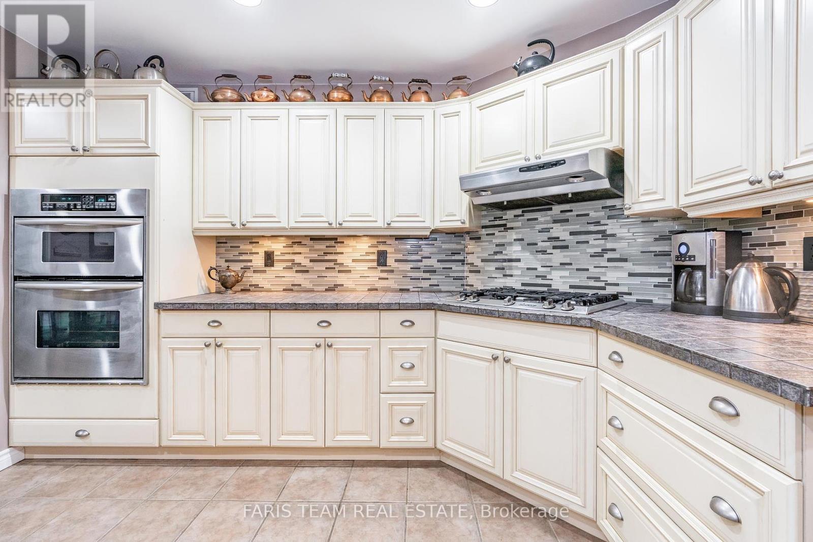 22 O'donnell Court, Penetanguishene, Ontario  L9M 2A6 - Photo 8 - S12166813