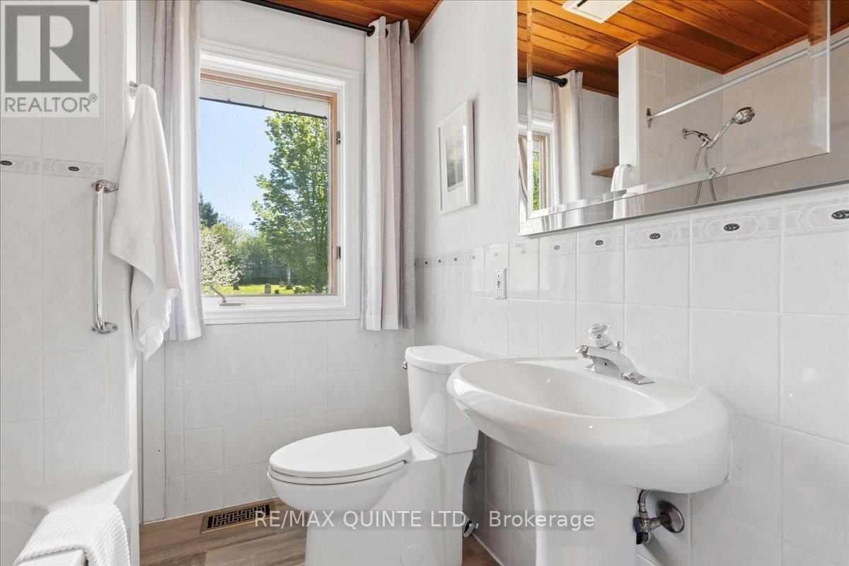 1406 County Road 12, Prince Edward County (Hallowell Ward), Ontario  K0K 2T0 - Photo 19 - X12167040