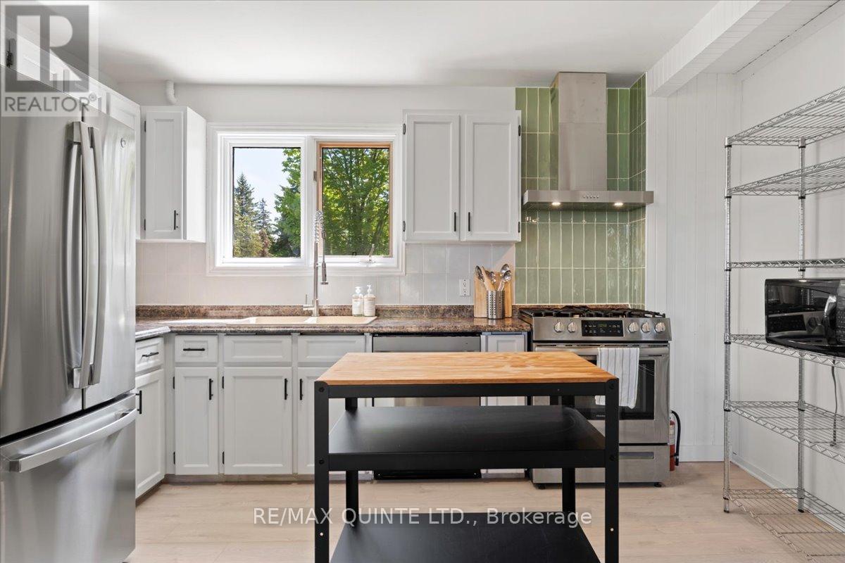 1406 County Road 12, Prince Edward County (Hallowell Ward), Ontario  K0K 2T0 - Photo 6 - X12167040