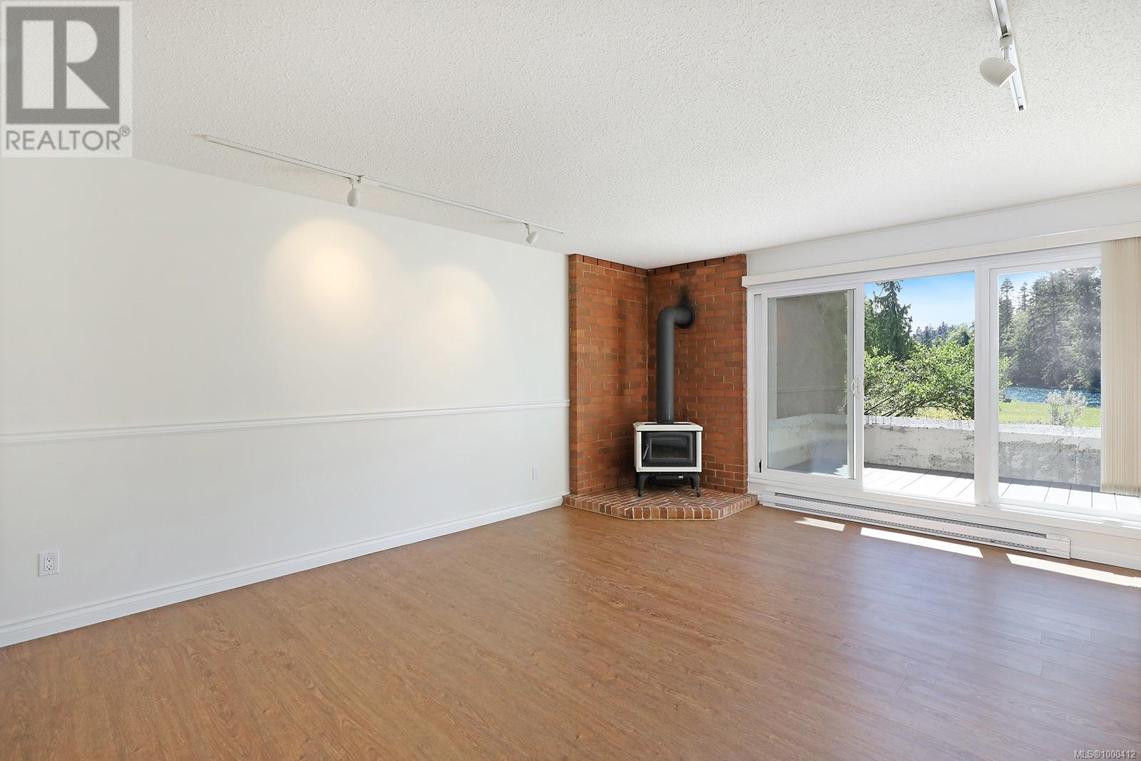 Property at 116 205 1st St image 2