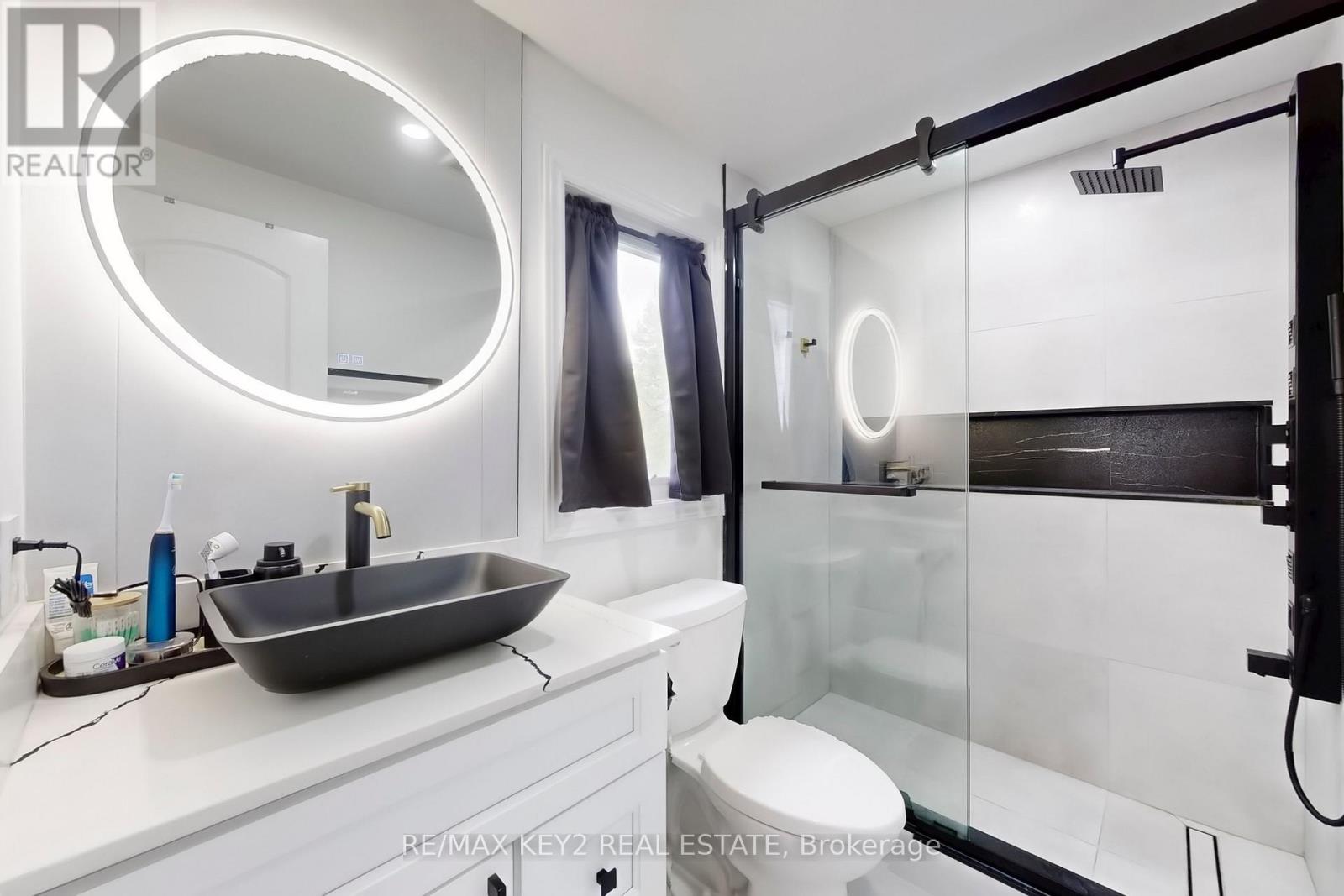 1622 Greenbriar Drive, Oakville, Ontario  L6M 1Y2 - Photo 25 - W12166817