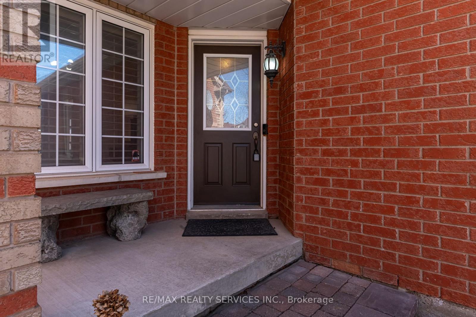 3 White Tail Crescent, Brampton (Fletcher's West), Ontario  L6Y 5C4 - Photo 7 - W12166829