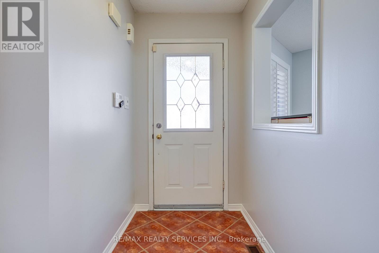 3 White Tail Crescent, Brampton, Ontario  L6Y 5C4 - Photo 8 - W12166829