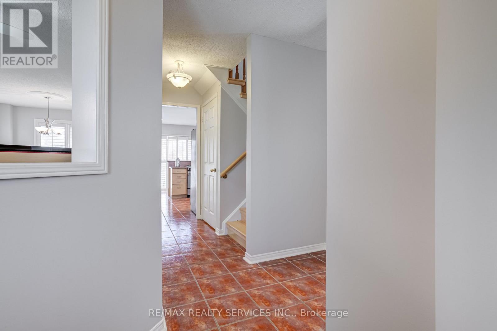 3 White Tail Crescent, Brampton, Ontario  L6Y 5C4 - Photo 9 - W12166829