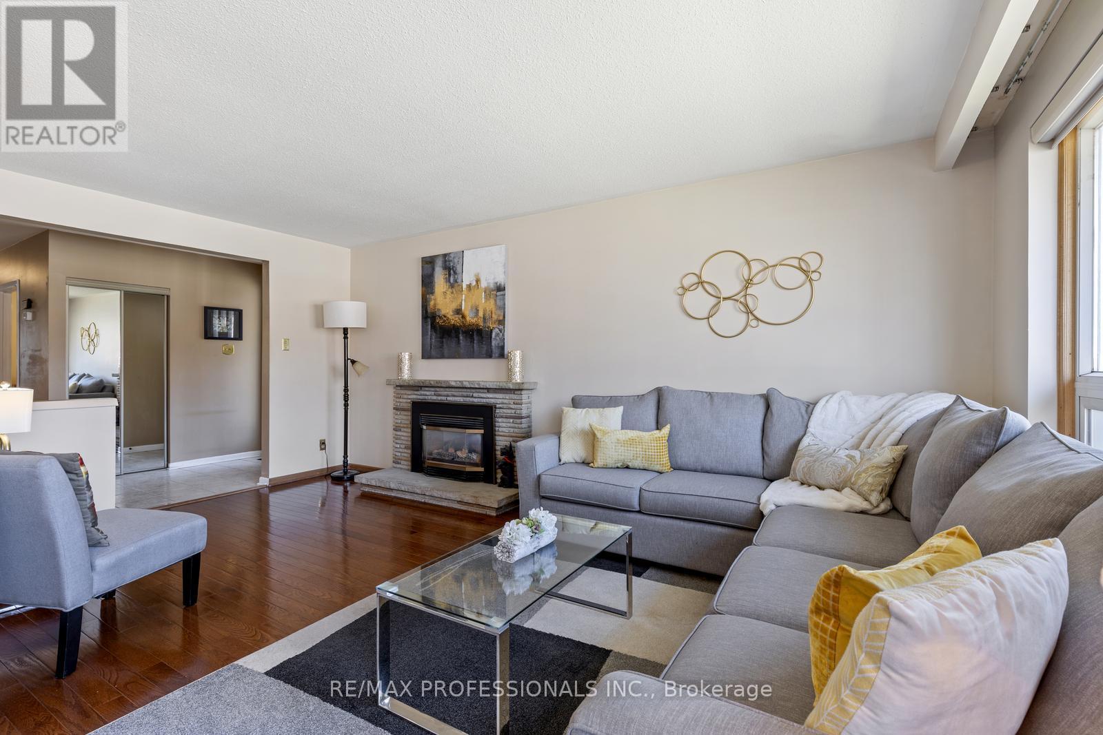59 Wareside Road, Toronto (Etobicoke West Mall), Ontario  M9C 3B5 - Photo 10 - W12166842