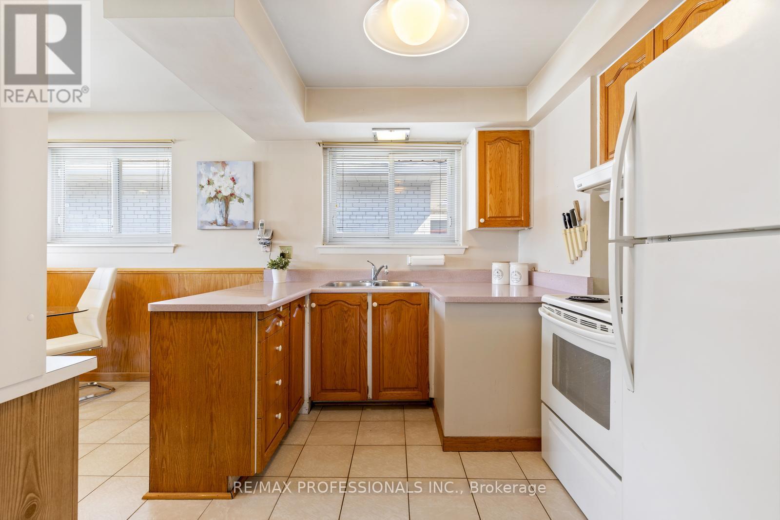 59 Wareside Road, Toronto (Etobicoke West Mall), Ontario  M9C 3B5 - Photo 14 - W12166842