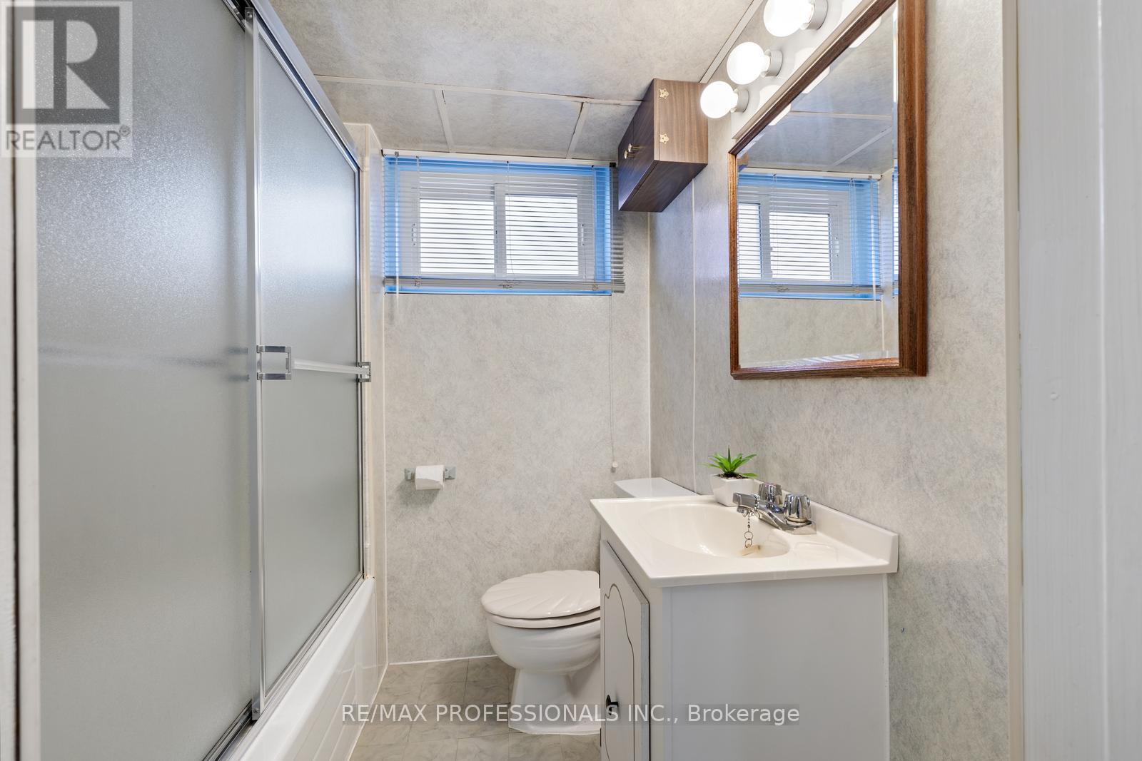 59 Wareside Road, Toronto (Etobicoke West Mall), Ontario  M9C 3B5 - Photo 28 - W12166842
