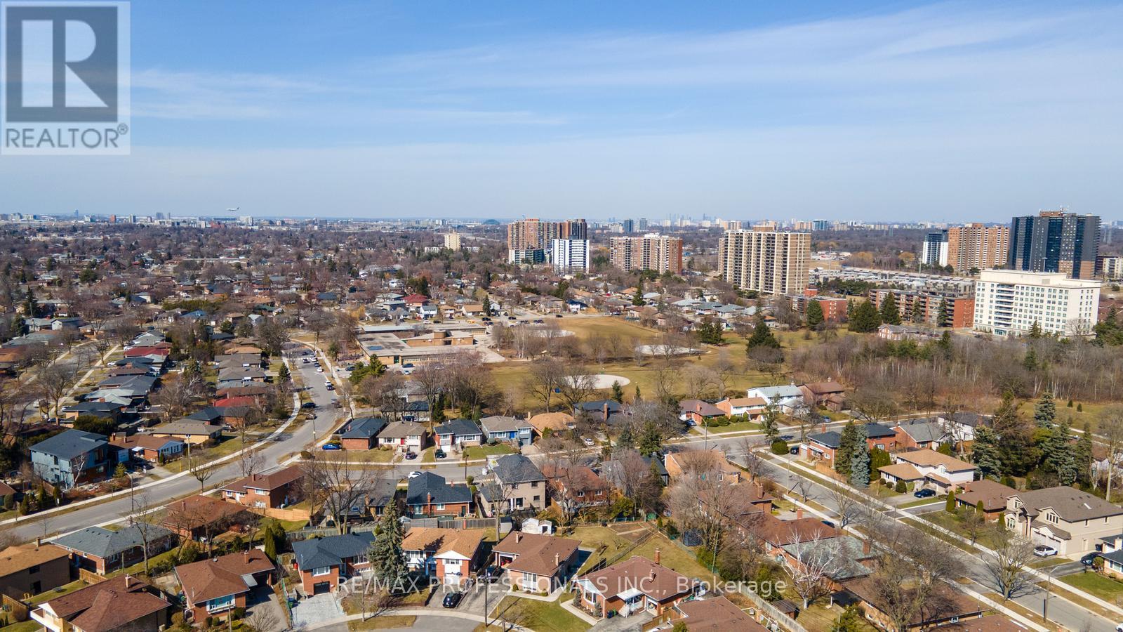 59 Wareside Road, Toronto (Etobicoke West Mall), Ontario  M9C 3B5 - Photo 38 - W12166842