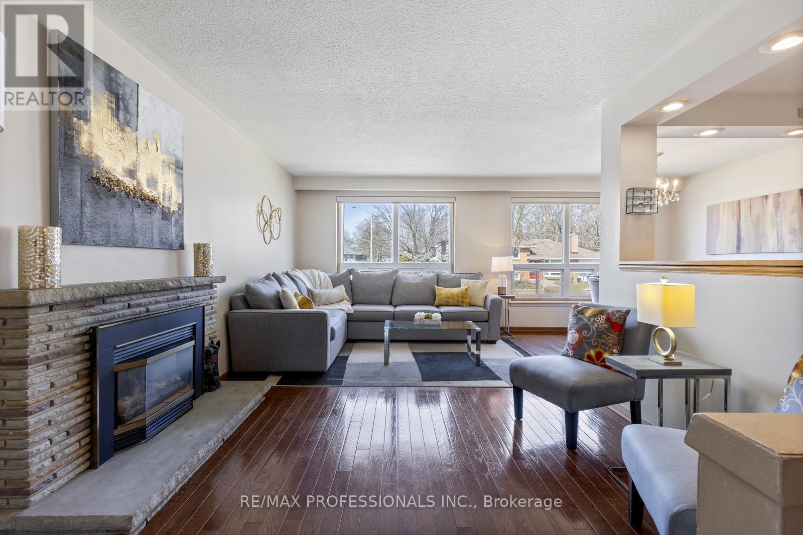 59 Wareside Road, Toronto (Etobicoke West Mall), Ontario  M9C 3B5 - Photo 6 - W12166842