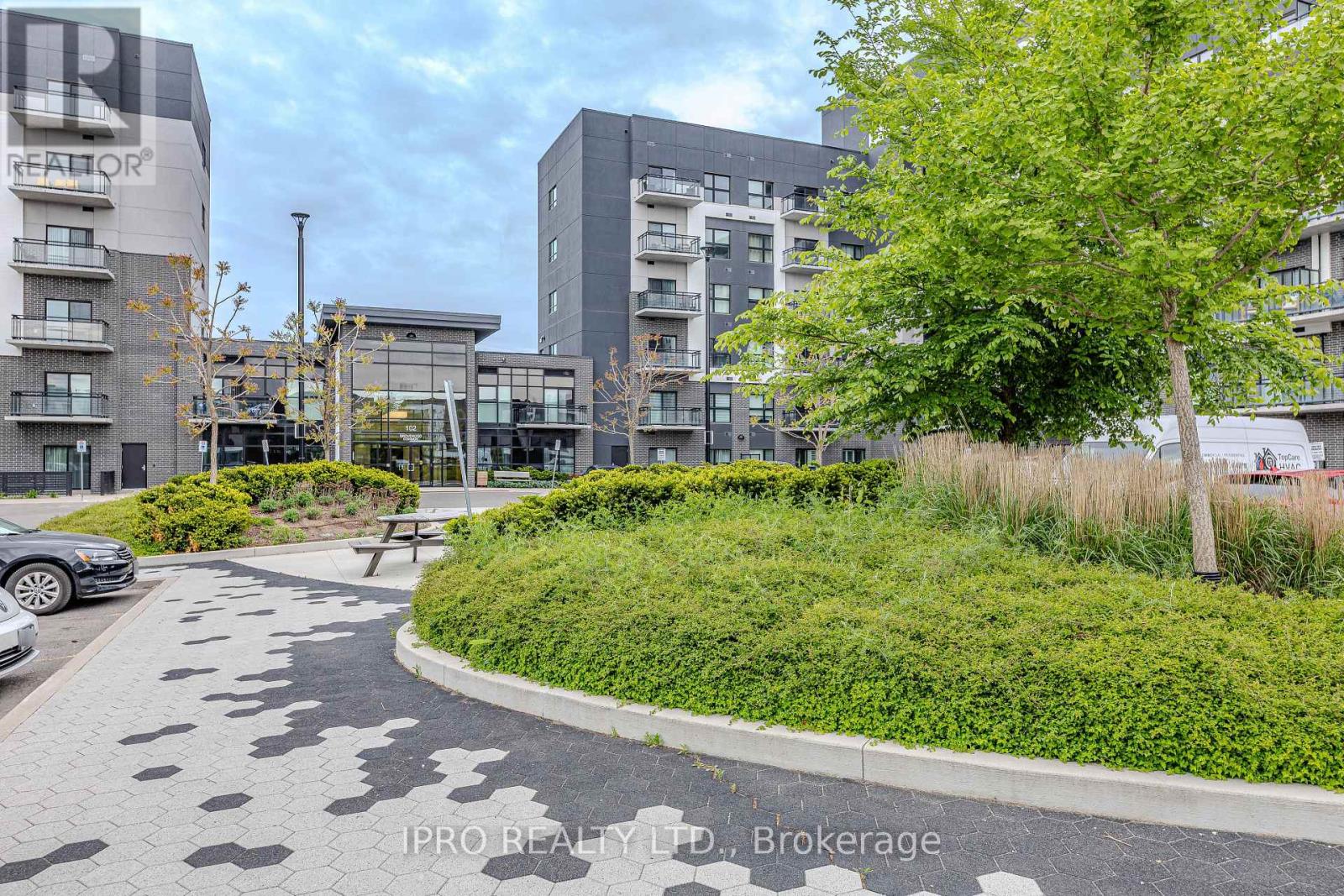 121 - 102 Grovewood Common, Oakville (Go Glenorchy), Ontario  L6H 0X2 - Photo 3 - W12166880