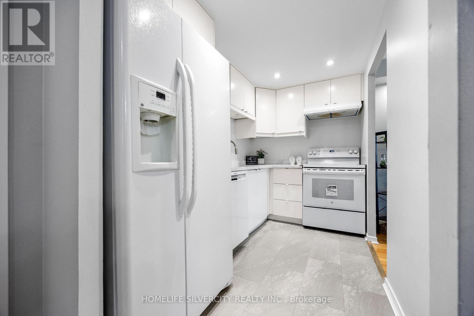 913 - 145 Hillcrest Avenue, Mississauga (Cooksville), Ontario  L5B 3Z1 - Photo 16 - W12166925