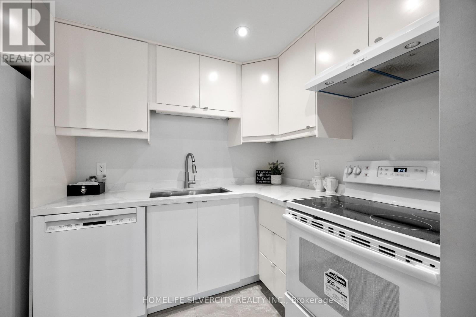 913 - 145 Hillcrest Avenue, Mississauga (Cooksville), Ontario  L5B 3Z1 - Photo 17 - W12166925