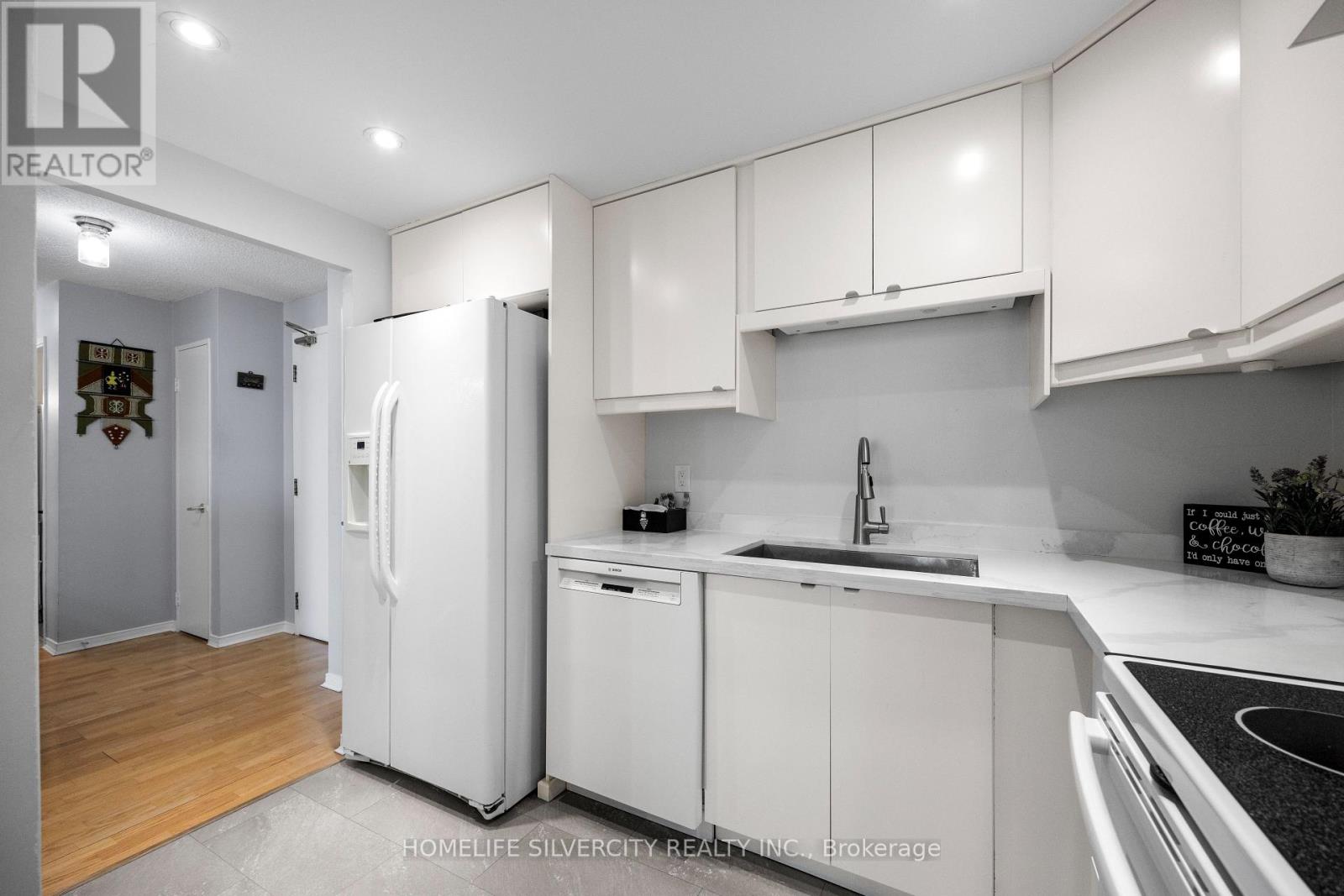 913 - 145 Hillcrest Avenue, Mississauga (Cooksville), Ontario  L5B 3Z1 - Photo 18 - W12166925