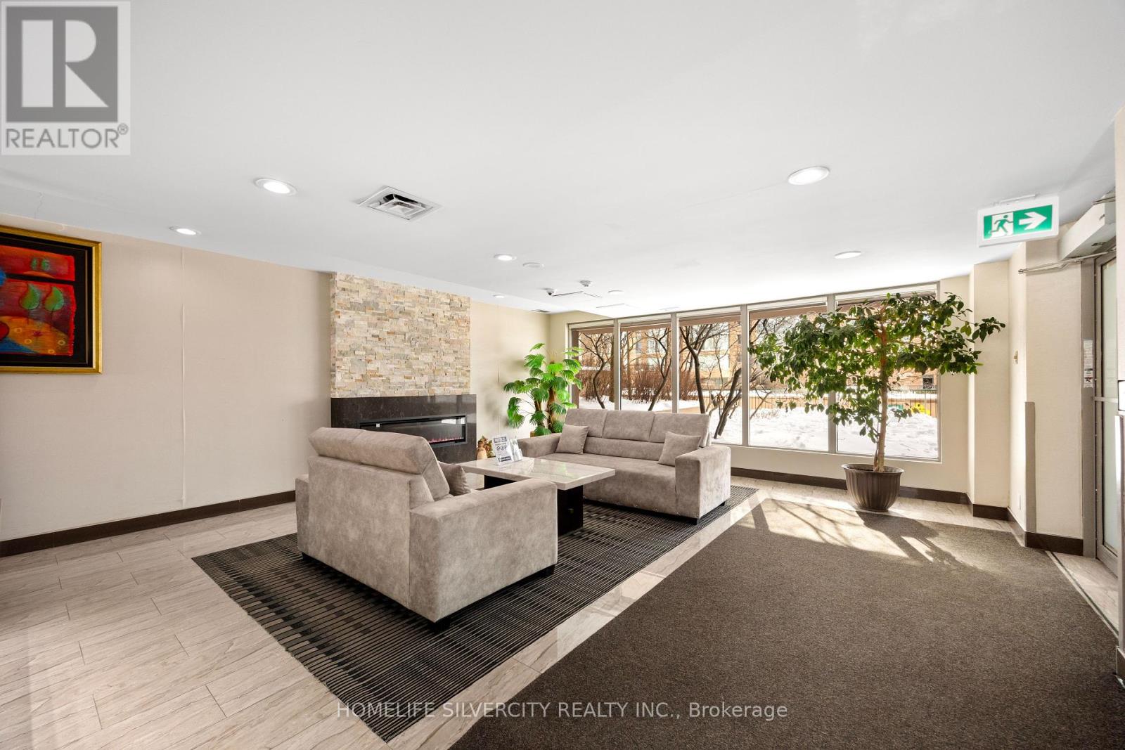 913 - 145 Hillcrest Avenue, Mississauga (Cooksville), Ontario  L5B 3Z1 - Photo 5 - W12166925