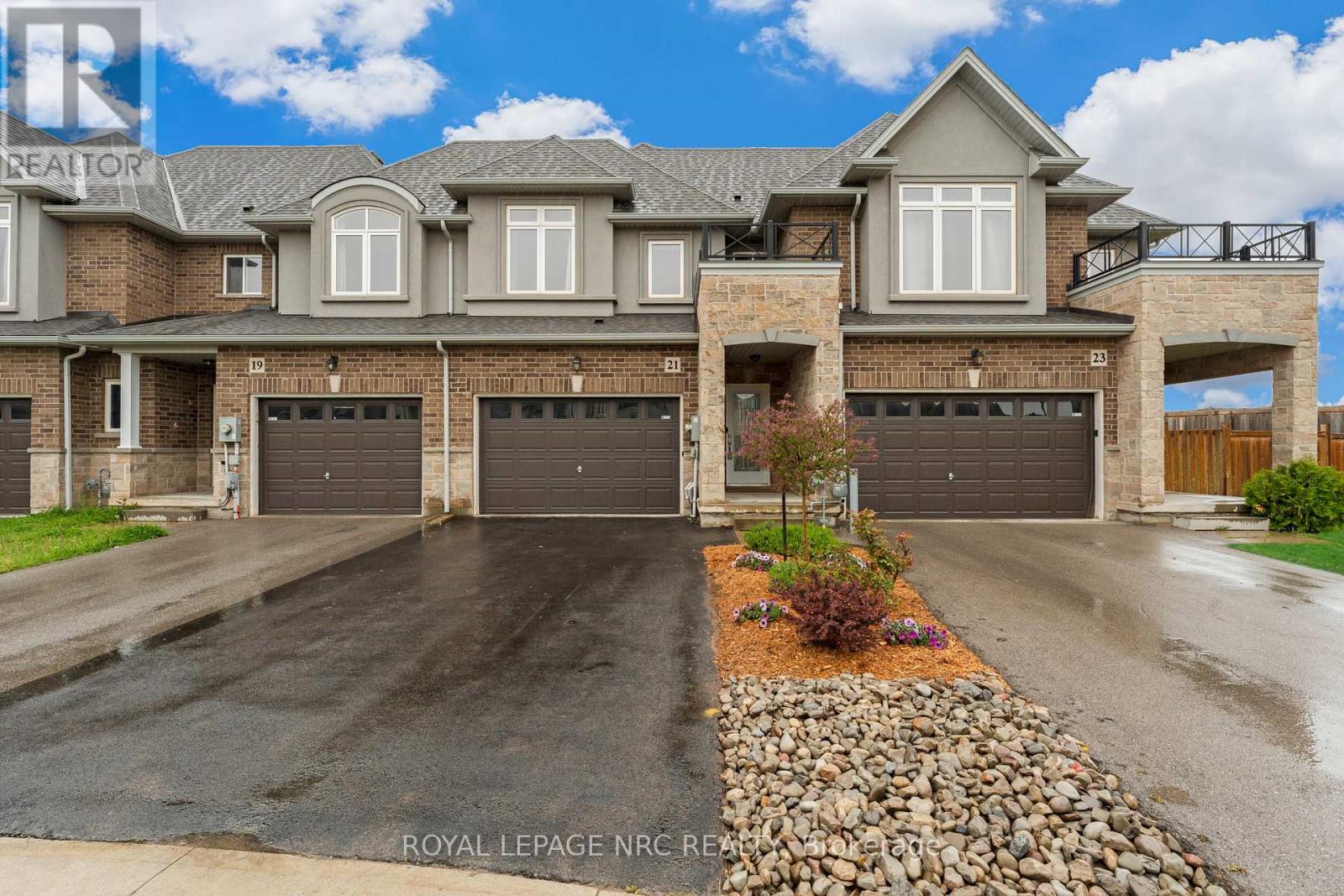 Property at 21 PINOT CRESCENT image 1
