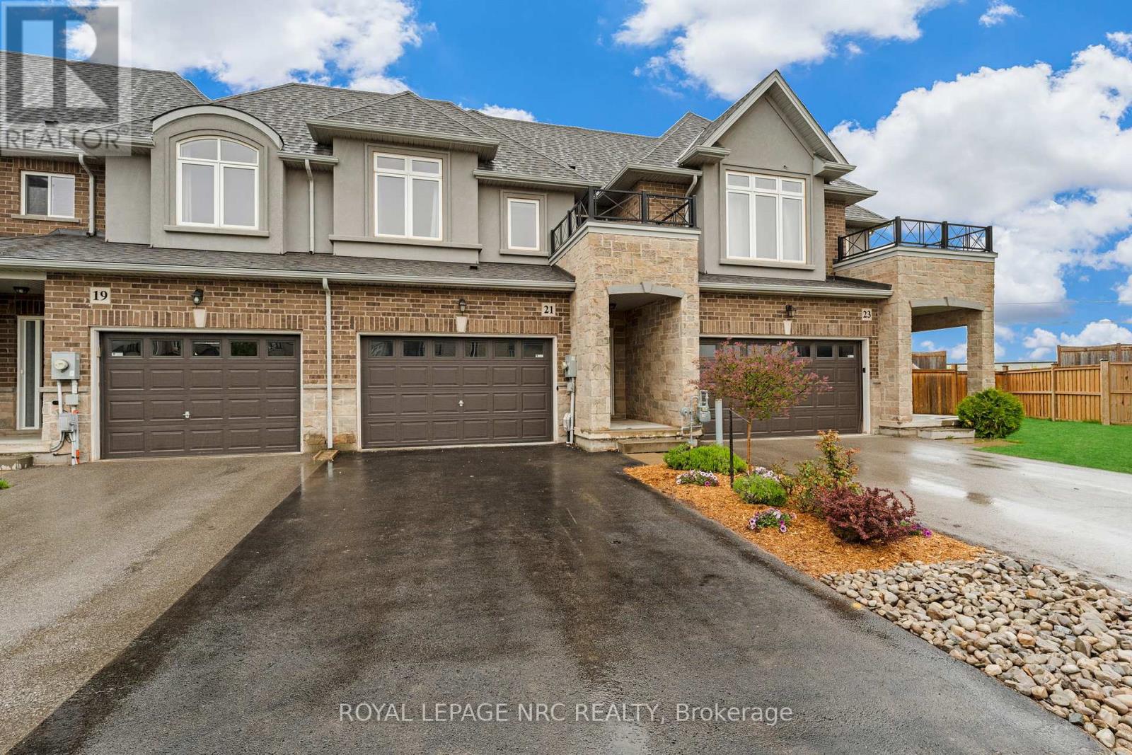 Property at 21 PINOT CRESCENT image 2