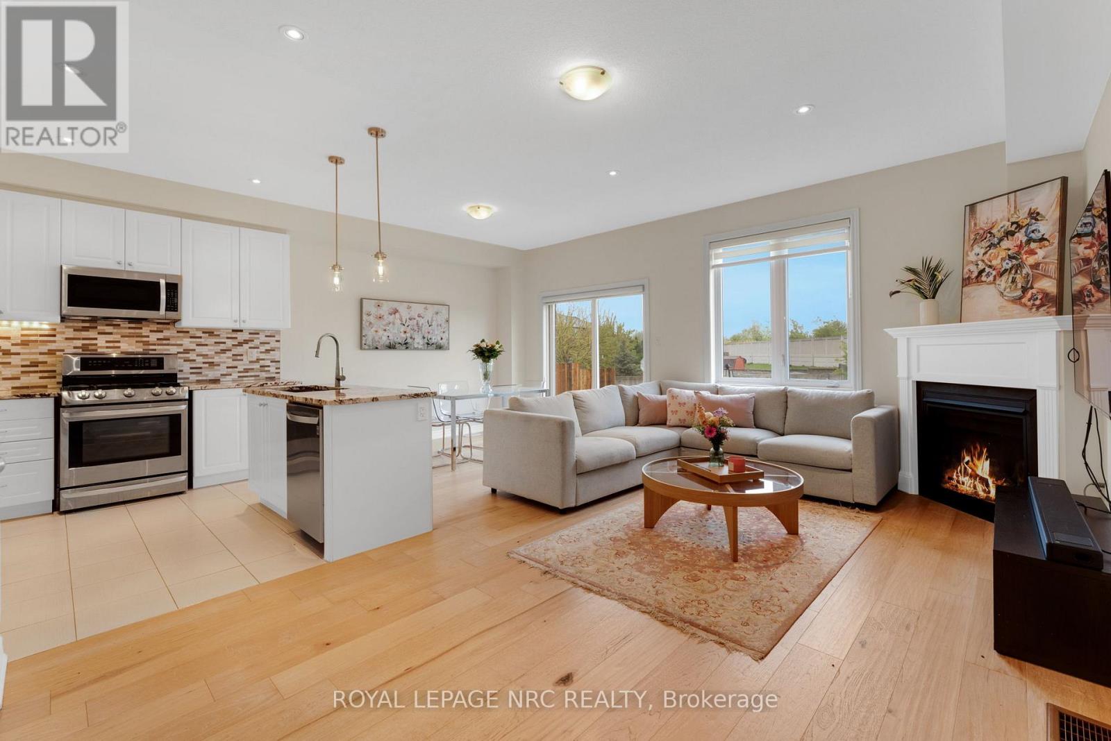 Property at 21 PINOT CRESCENT image 5