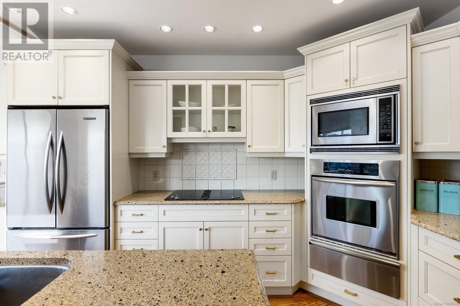 637 Beach Dr, Oak Bay, British Columbia  V8S 2M8 - Photo 16 - 1000529
