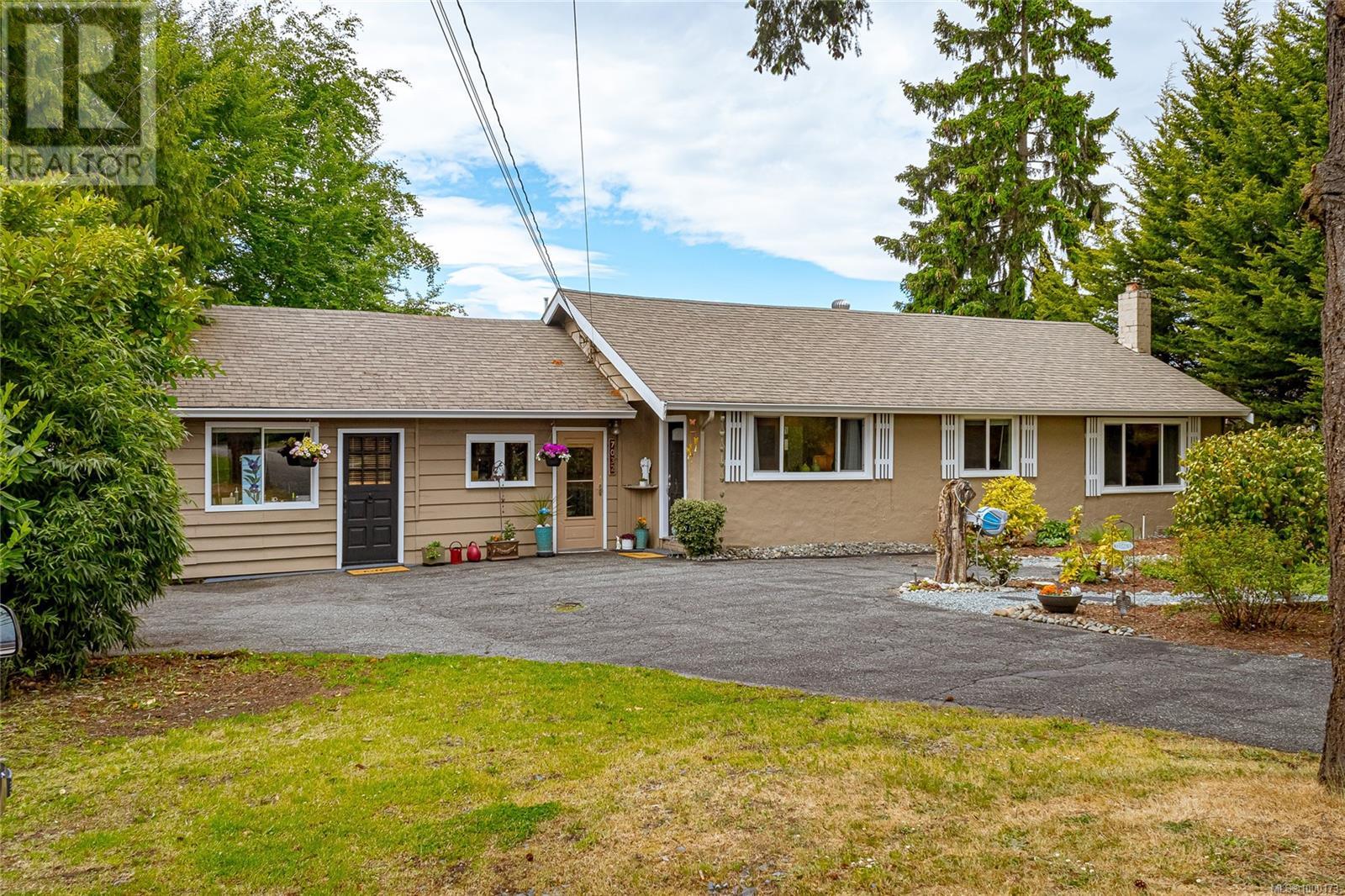 7032 West Saanich Rd, Central Saanich, British Columbia