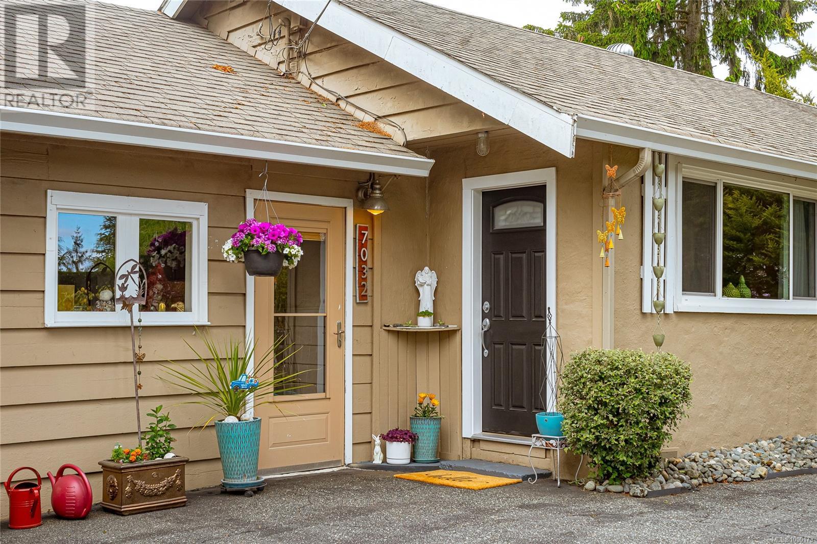 Property at 7032 West Saanich Rd image 3