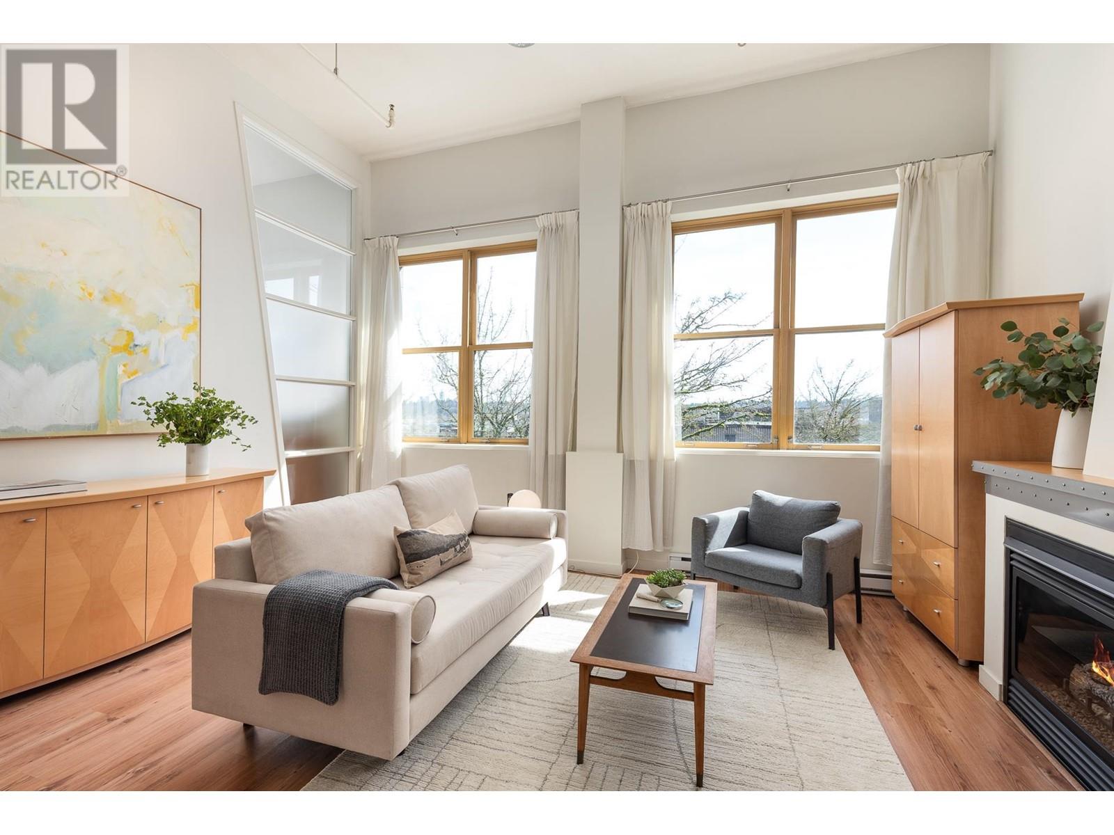 312 549 COLUMBIA STREET, New Westminster, British Columbia