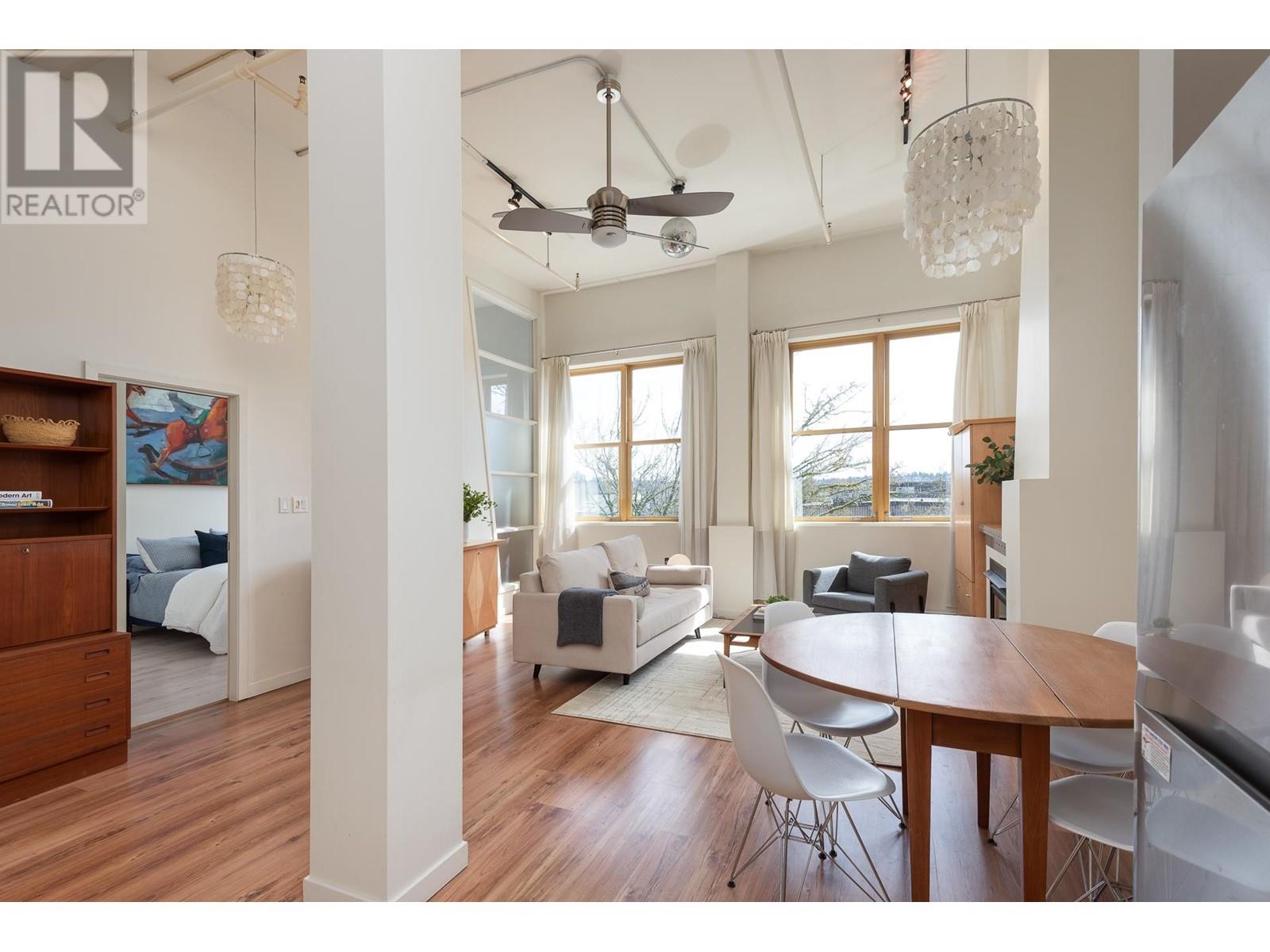 312 549 Columbia Street, New Westminster, British Columbia  V3L 1B3 - Photo 2 - R3006095