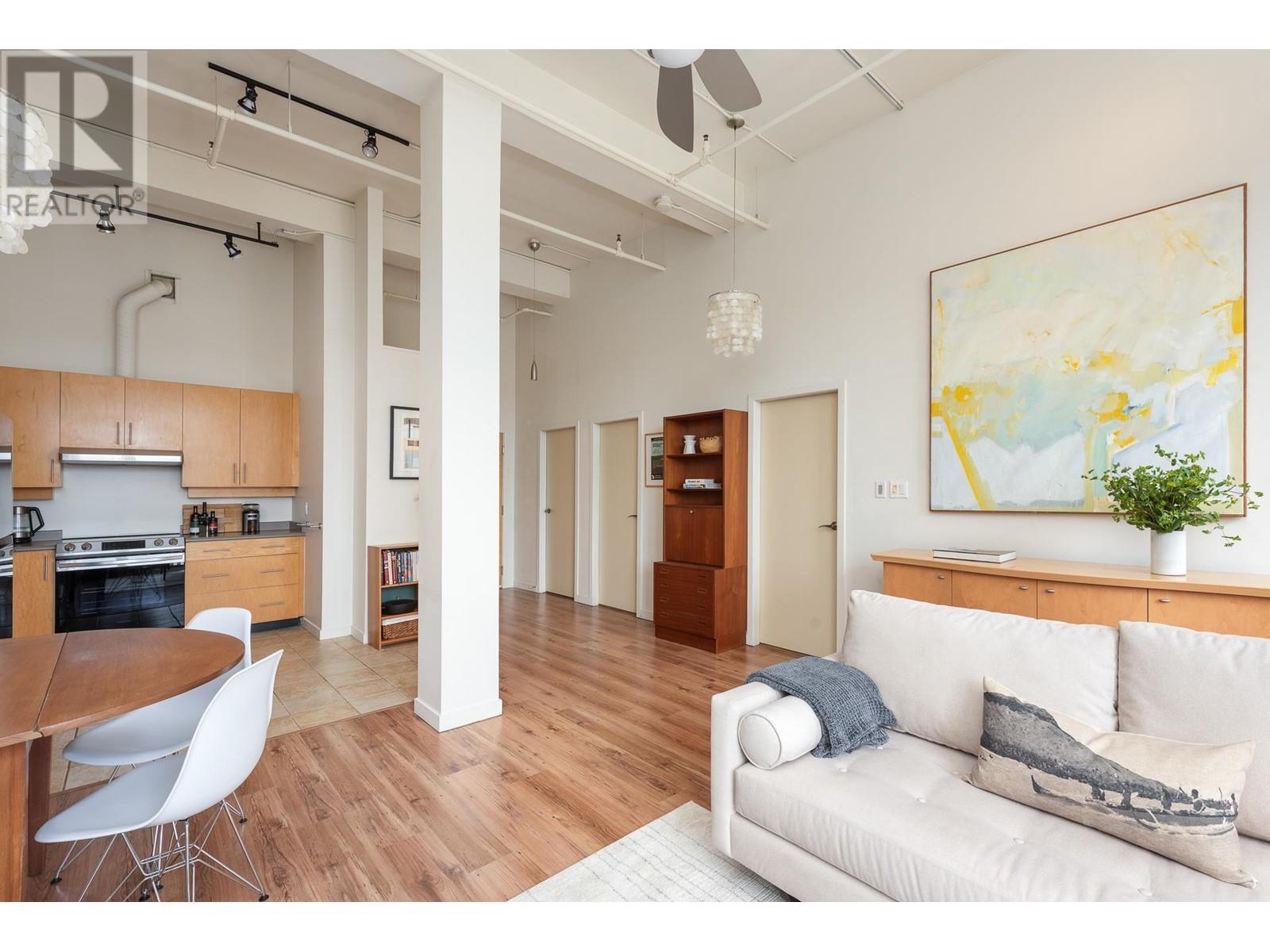 312 549 Columbia Street, New Westminster, British Columbia  V3L 1B3 - Photo 3 - R3006095