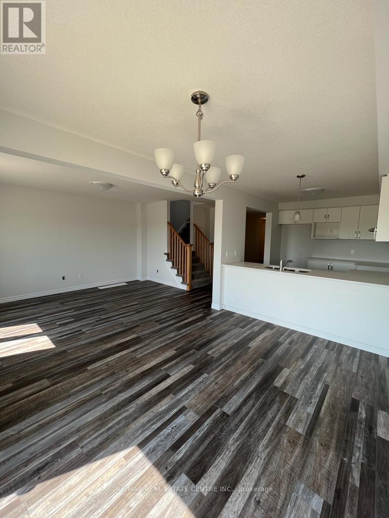 322 Bradshaw Drive, Stratford, Ontario  N5A 0K2 - Photo 13 - X12103422