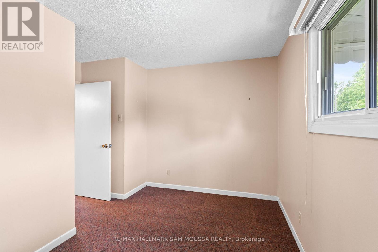 2176 Martha Avenue, Ottawa, Ontario  K1G 1K7 - Photo 26 - X12167055