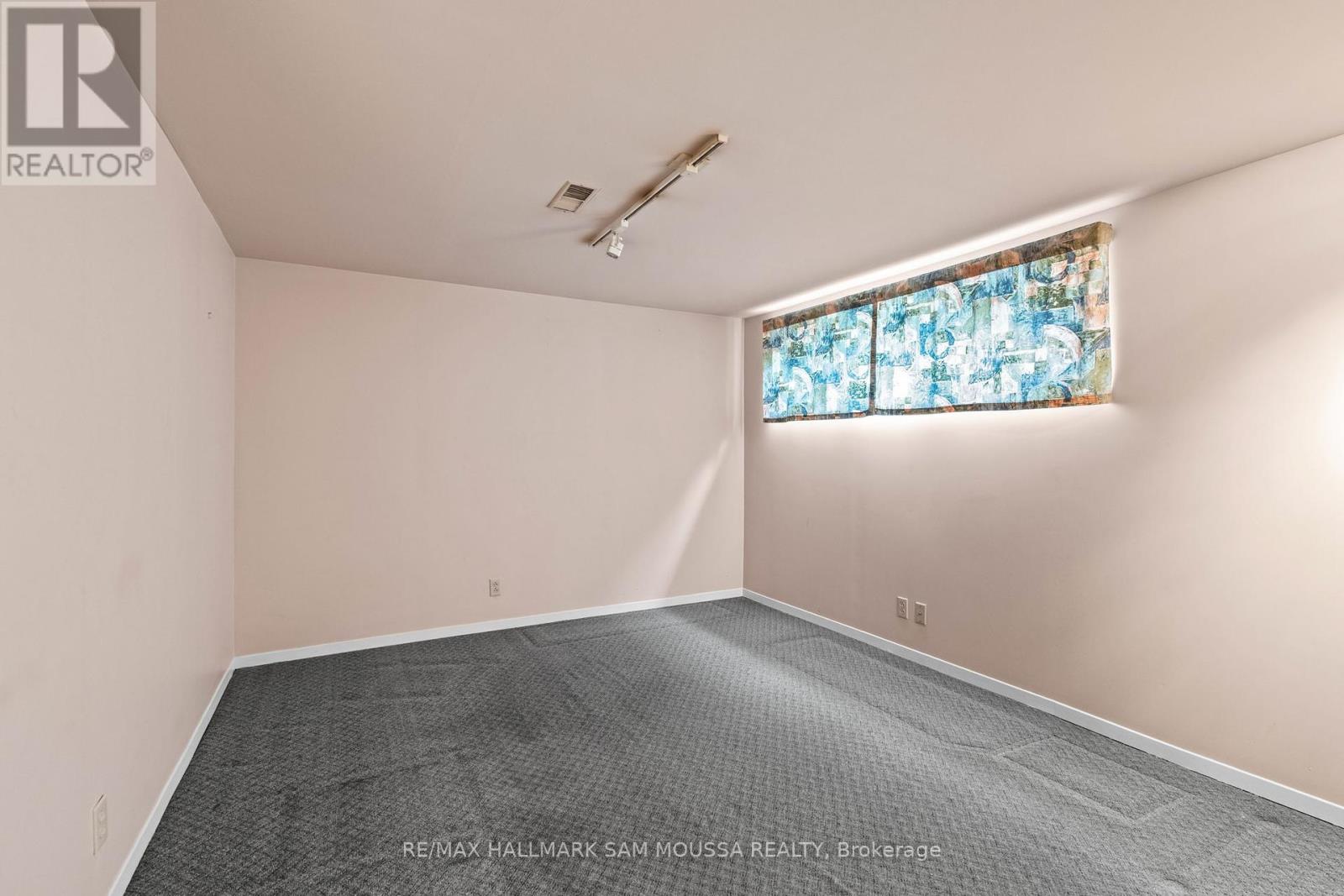 2176 Martha Avenue, Ottawa, Ontario  K1G 1K7 - Photo 27 - X12167055