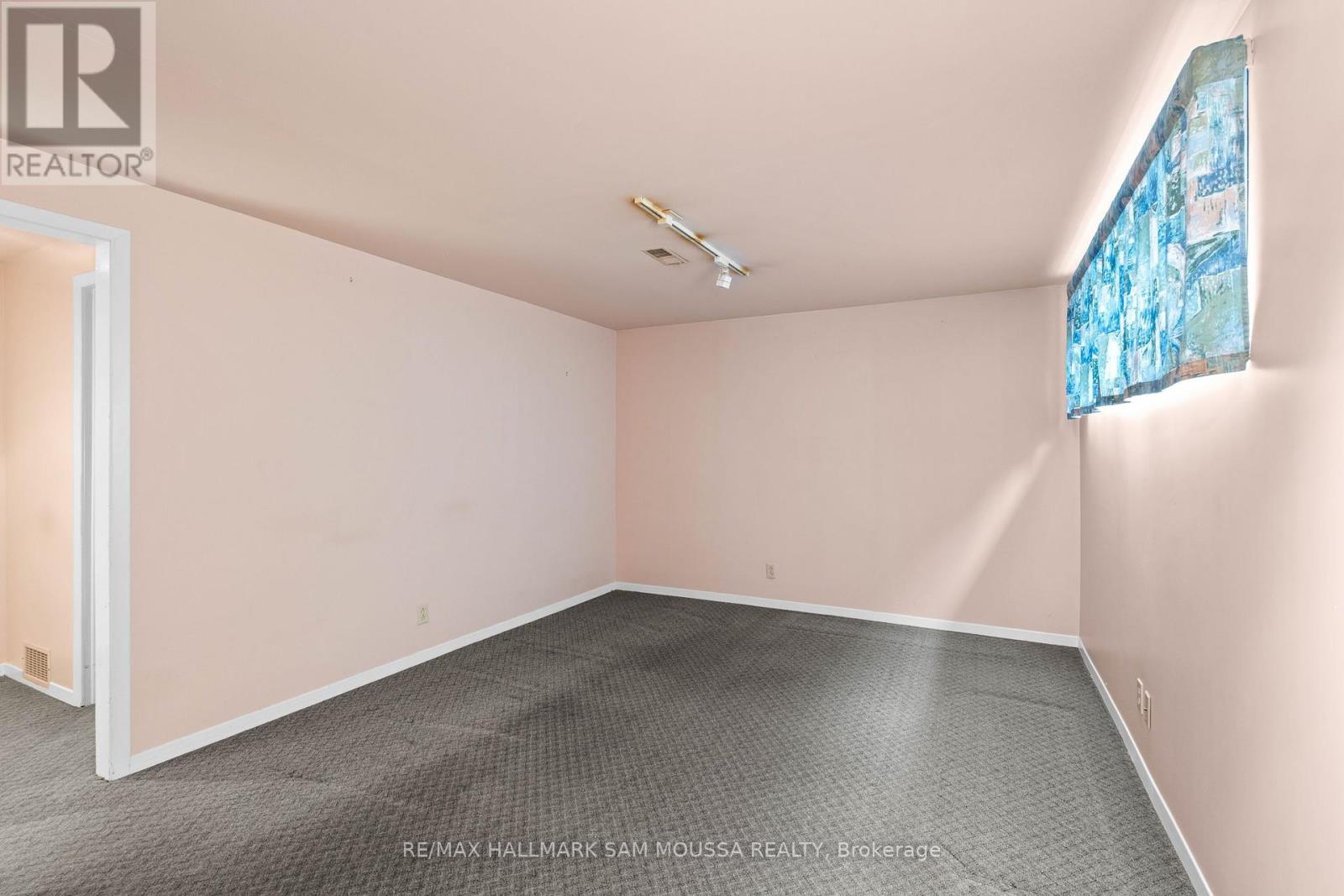 2176 Martha Avenue, Ottawa, Ontario  K1G 1K7 - Photo 29 - X12167055