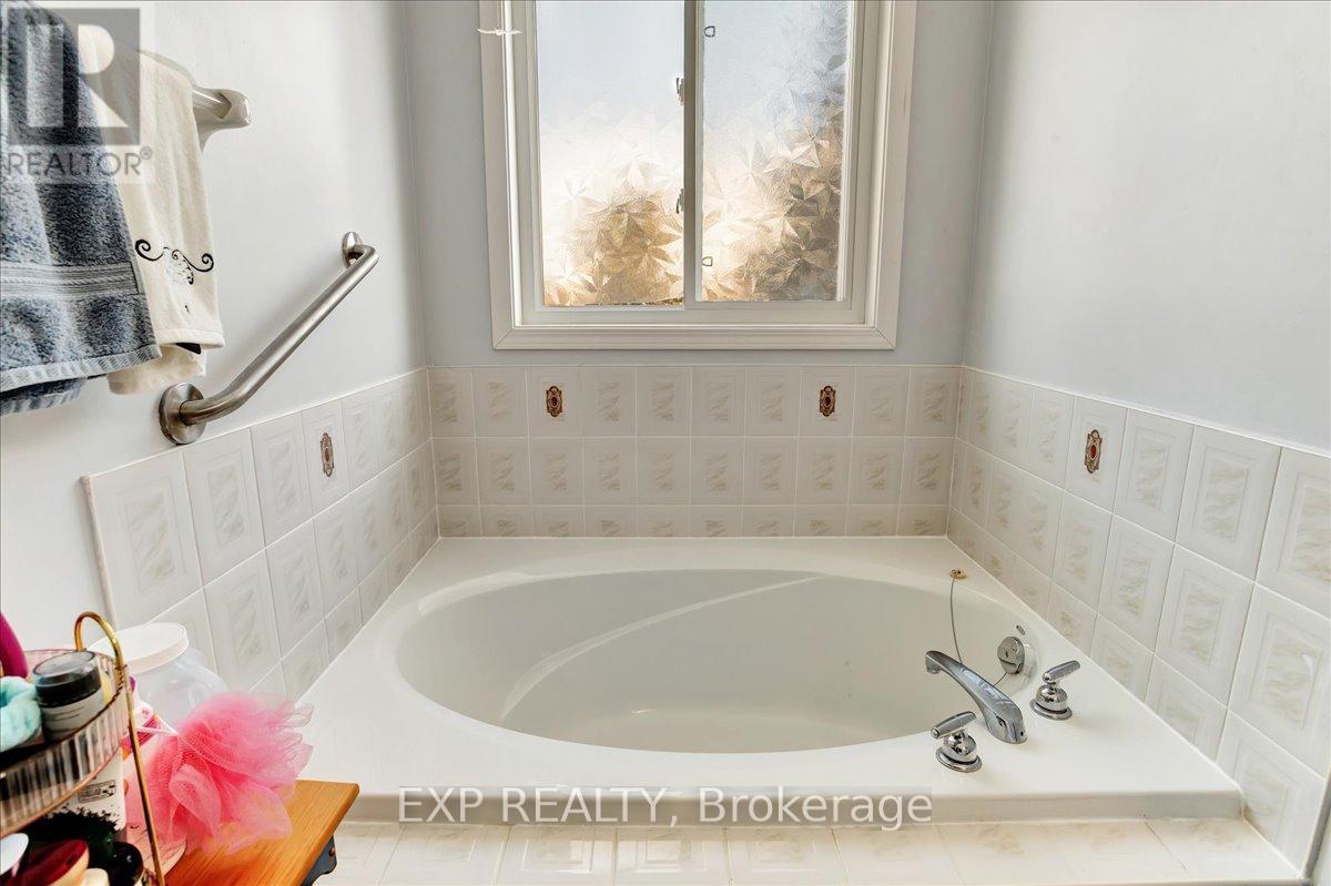 13 Masters Lane, Wasaga Beach, Ontario  L9Z 1S9 - Photo 13 - S11971683