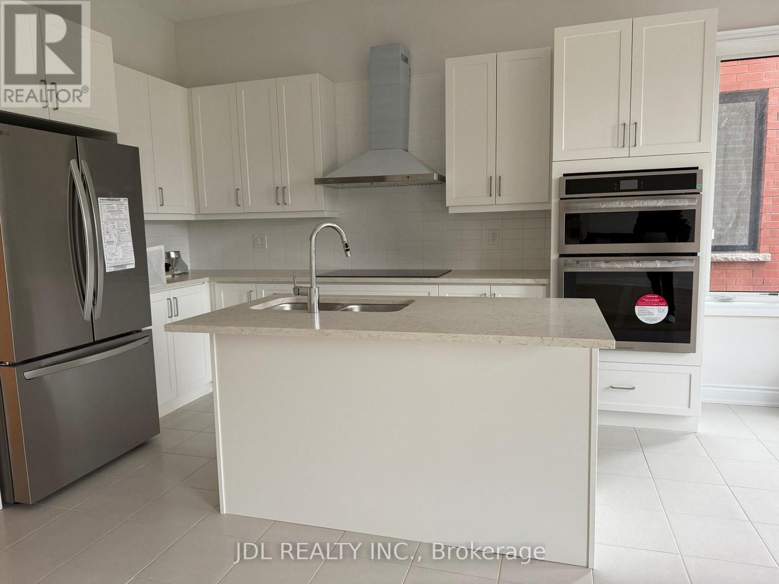 3057 Perkins Way, Oakville, Ontario  L6H 7Z3 - Photo 5 - W12149423