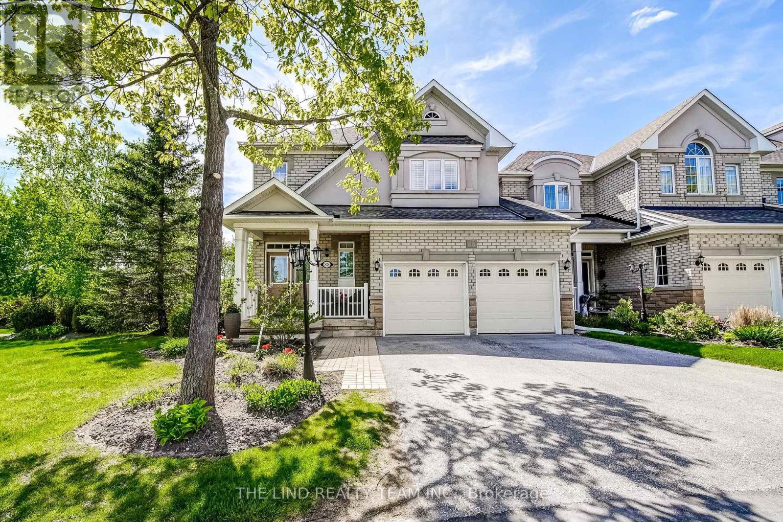 22 - 88 STONECLIFFE CRESCENT, Aurora, Ontario