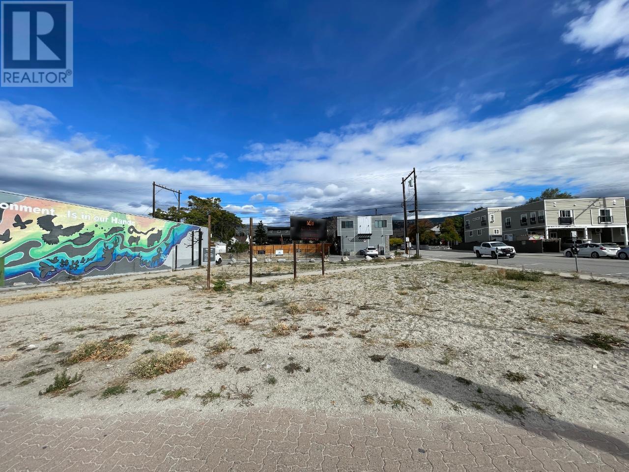 582/598 MAIN Street, Penticton, BC V2A5C7
