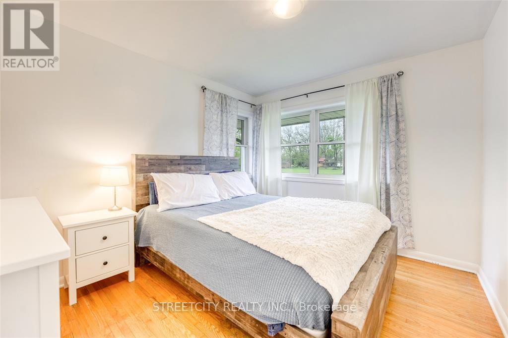 8113 Lisgar Street, Brooke-Alvinston, Ontario  N0N 1A0 - Photo 16 - X12167128