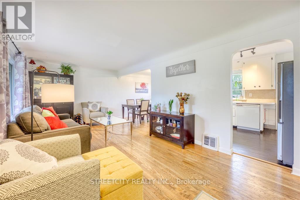 8113 Lisgar Street, Brooke-Alvinston, Ontario  N0N 1A0 - Photo 4 - X12167128