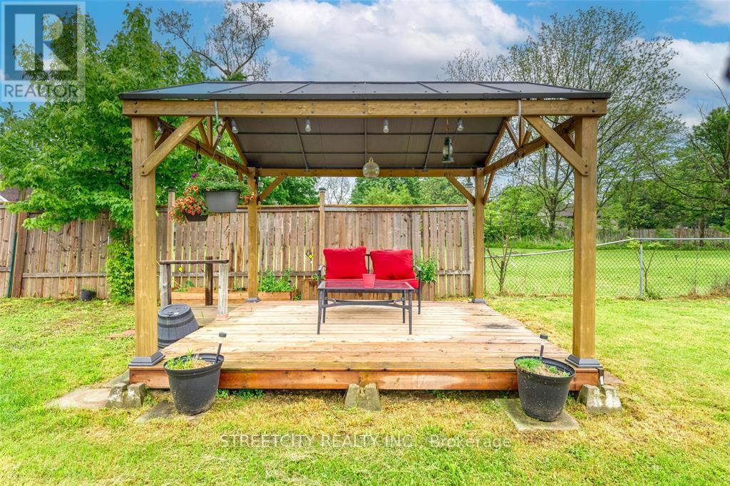 8113 Lisgar Street, Brooke-Alvinston, Ontario  N0N 1A0 - Photo 42 - X12167128