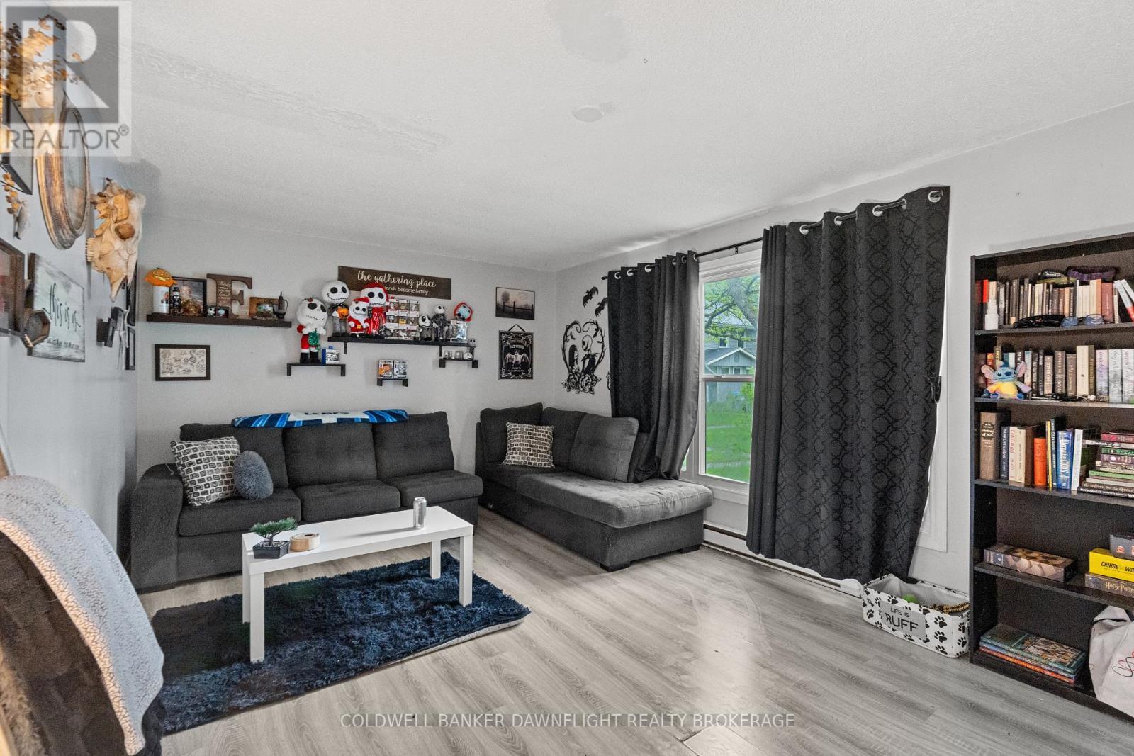 31 - 31 St Charles Place, Huron East (Vanastra), Ontario  N0M 1L0 - Photo 5 - X12167130