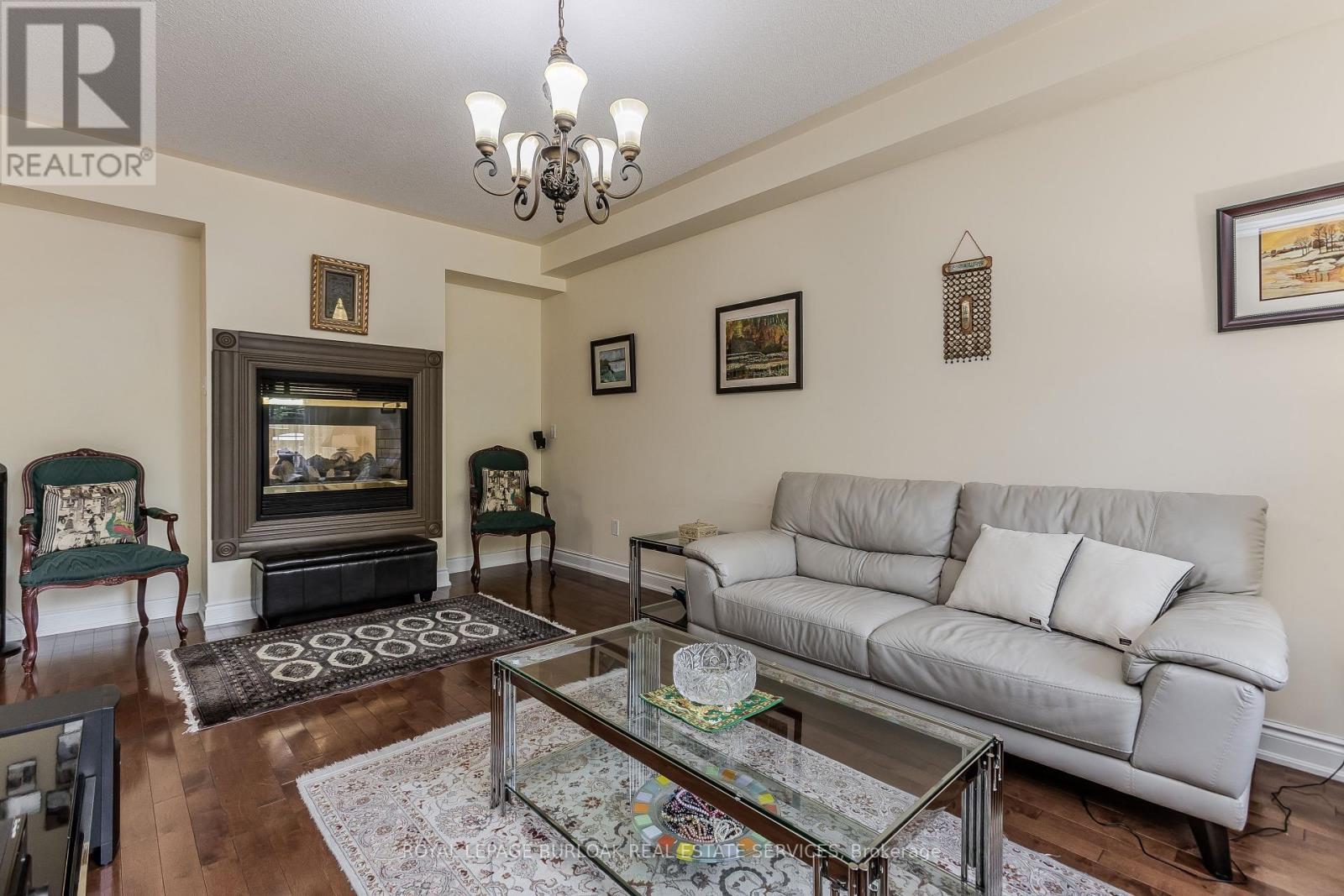 373 Burloak Drive, Oakville, Ontario  L6L 6W8 - Photo 15 - W12166999