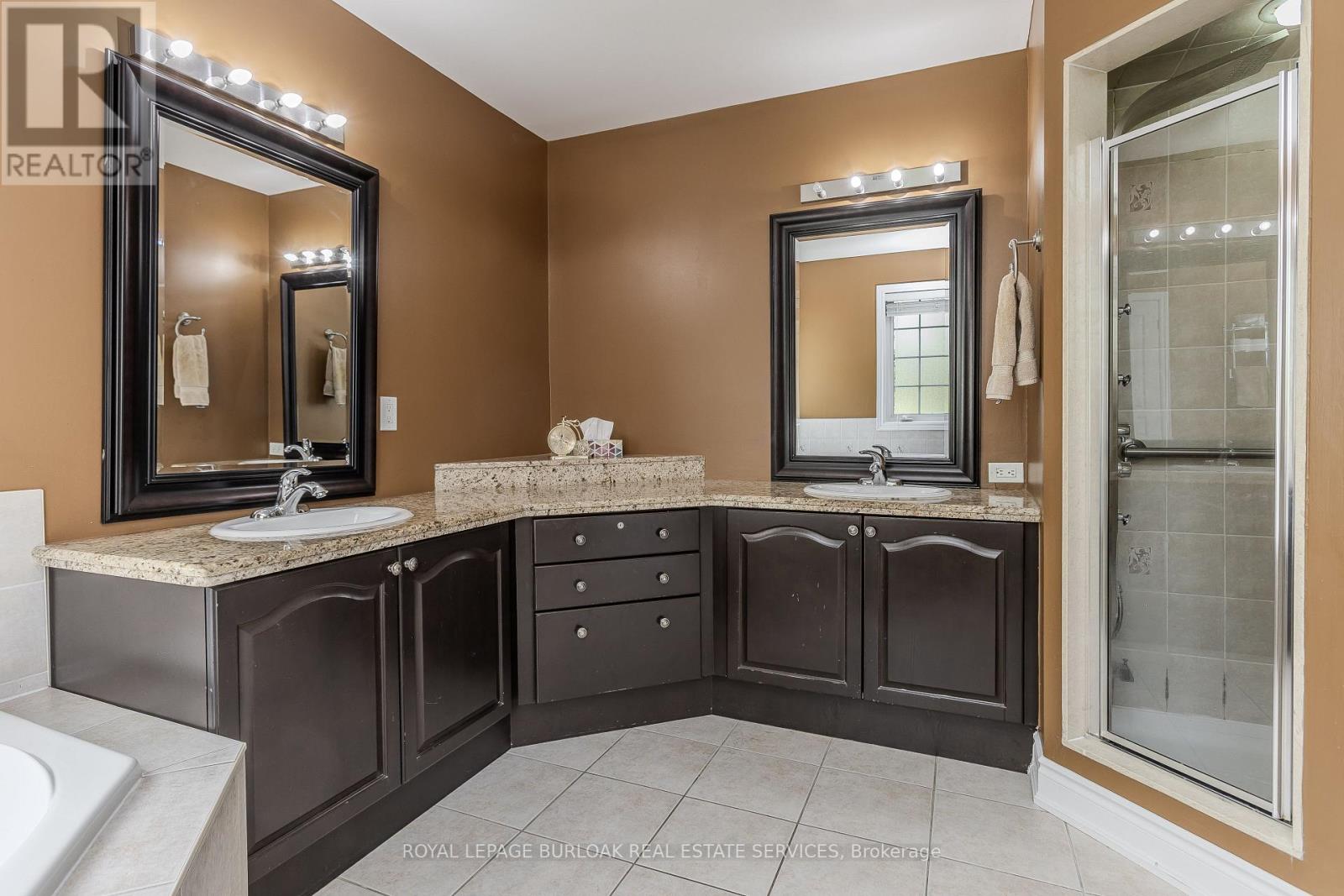 373 Burloak Drive, Oakville, Ontario  L6L 6W8 - Photo 23 - W12166999