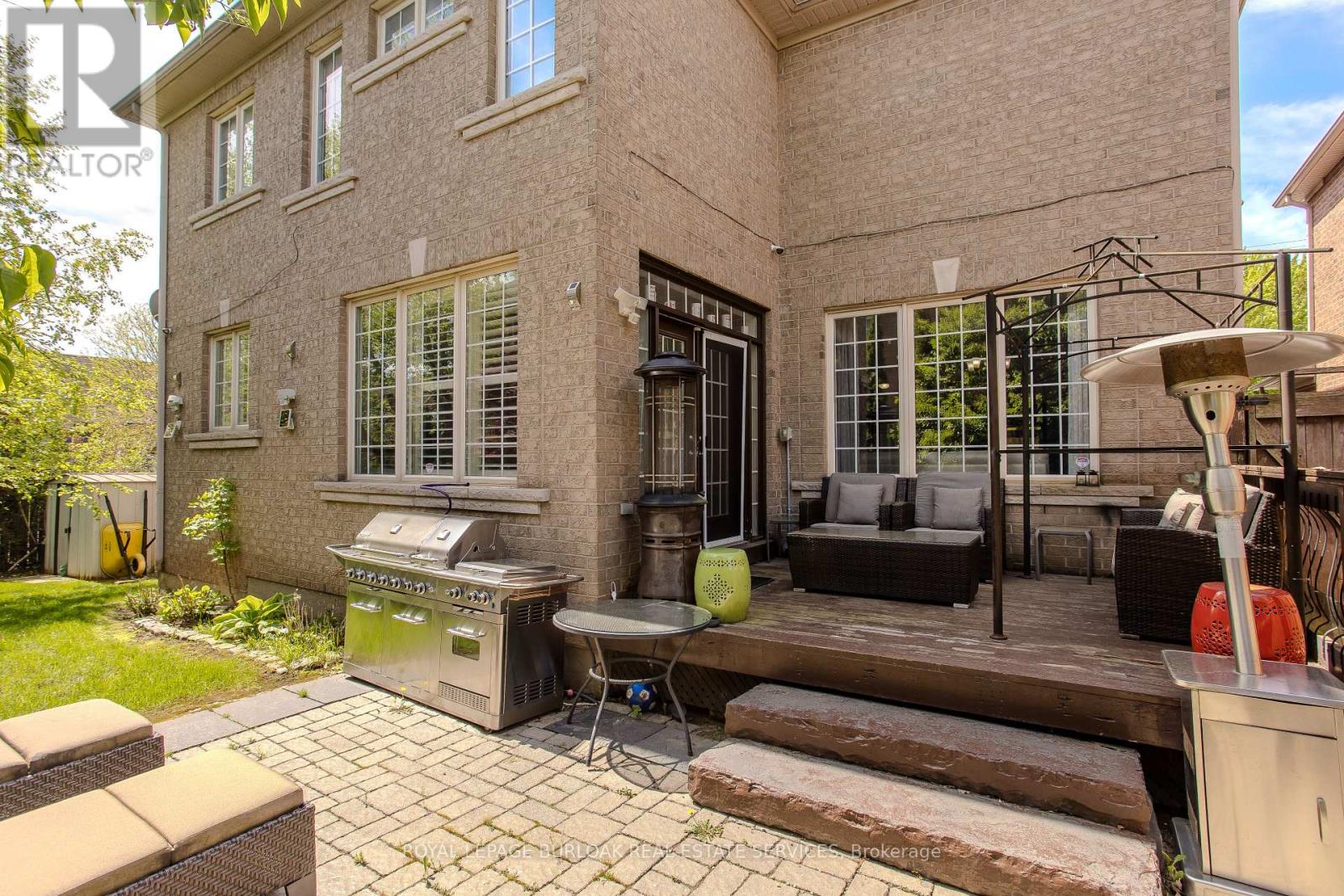 373 Burloak Drive, Oakville, Ontario  L6L 6W8 - Photo 6 - W12166999