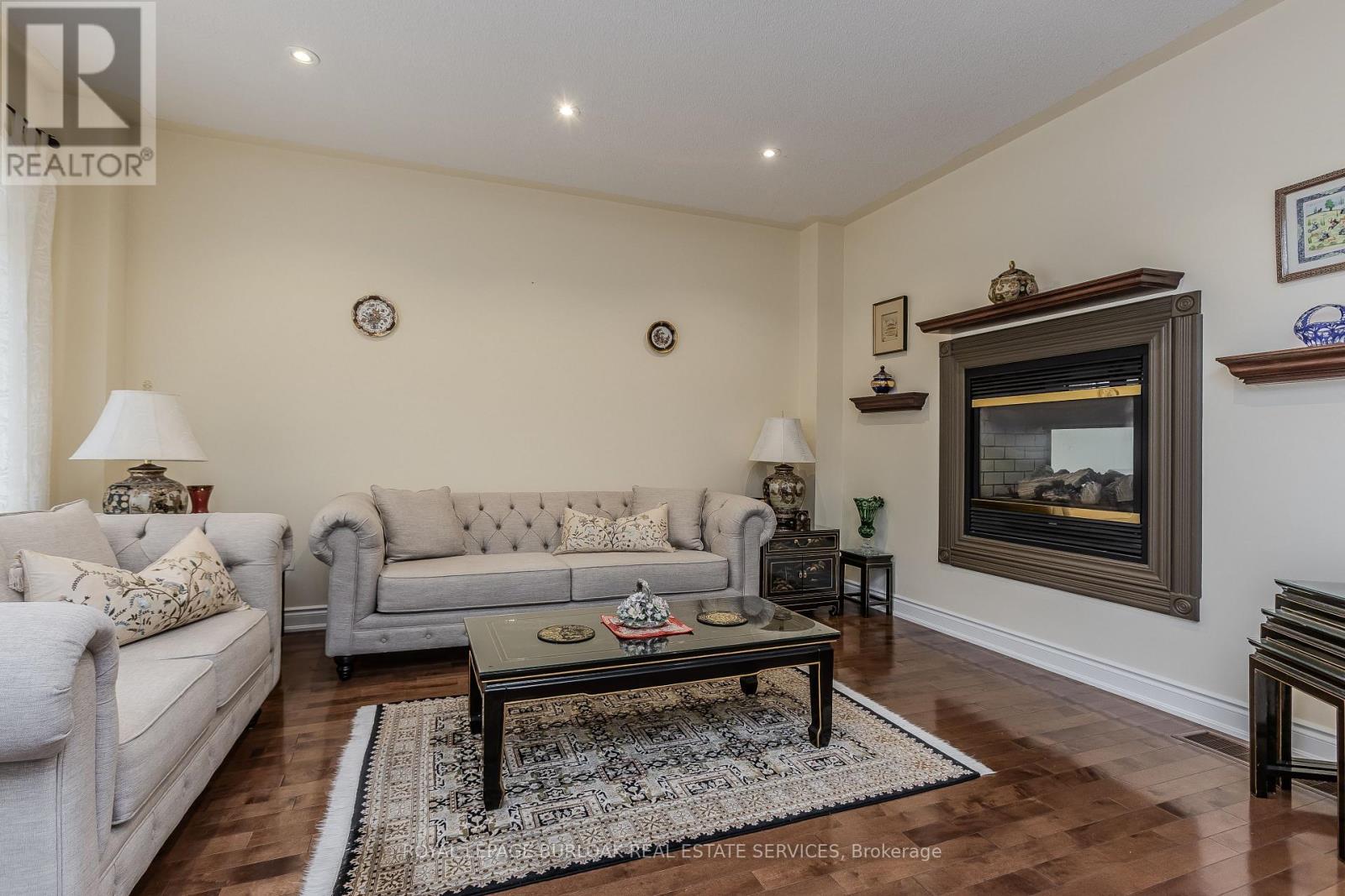 373 Burloak Drive, Oakville, Ontario  L6L 6W8 - Photo 7 - W12166999