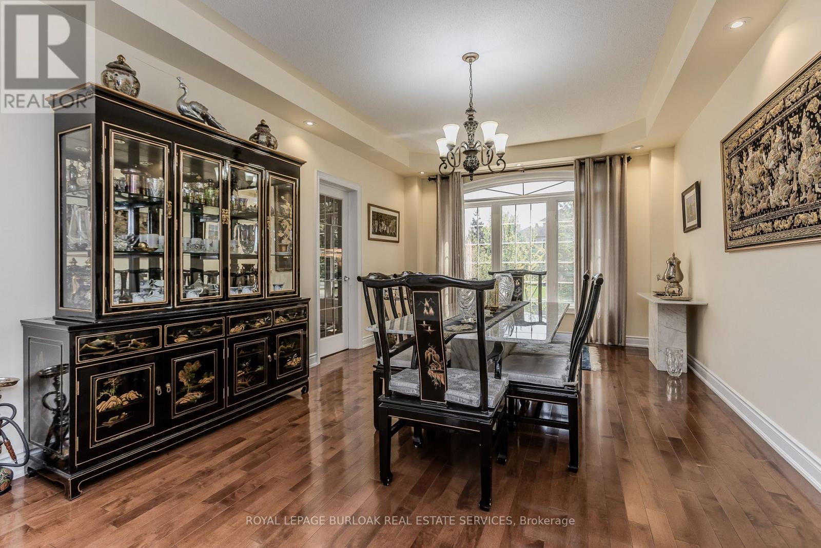 373 Burloak Drive, Oakville, Ontario  L6L 6W8 - Photo 9 - W12166999