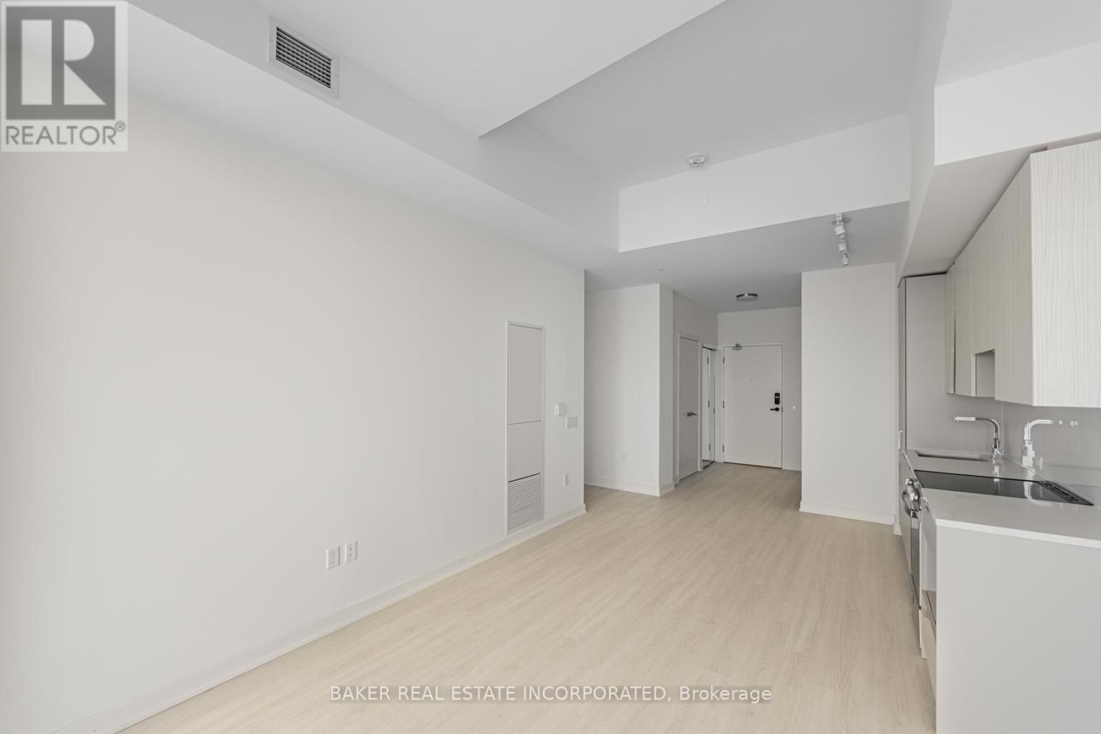 5906 - 3883 Quartz Road, Mississauga (City Centre), Ontario  L5B 0M4 - Photo 10 - W12167036