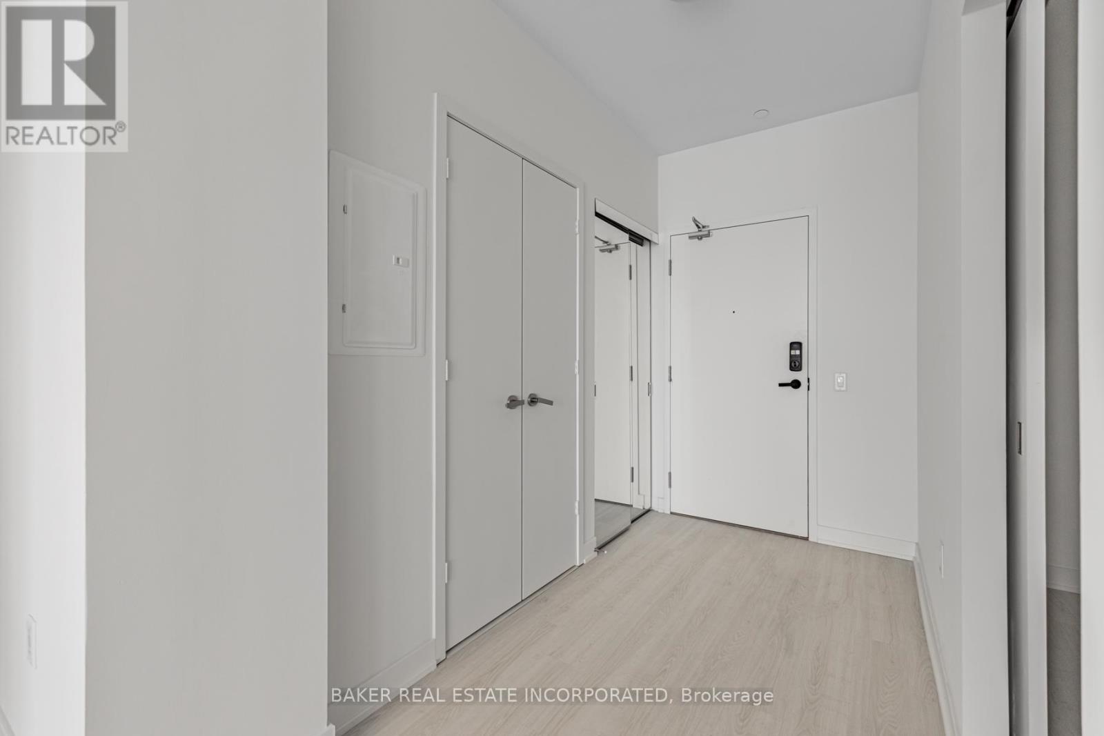 5906 - 3883 Quartz Road, Mississauga (City Centre), Ontario  L5B 0M4 - Photo 3 - W12167036